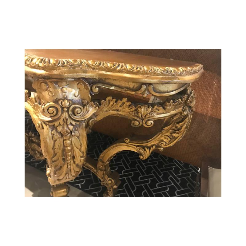 Fine Italian Rococo Style Carved Giltwood Console with Fretwork In Good Condition In Cypress, CA