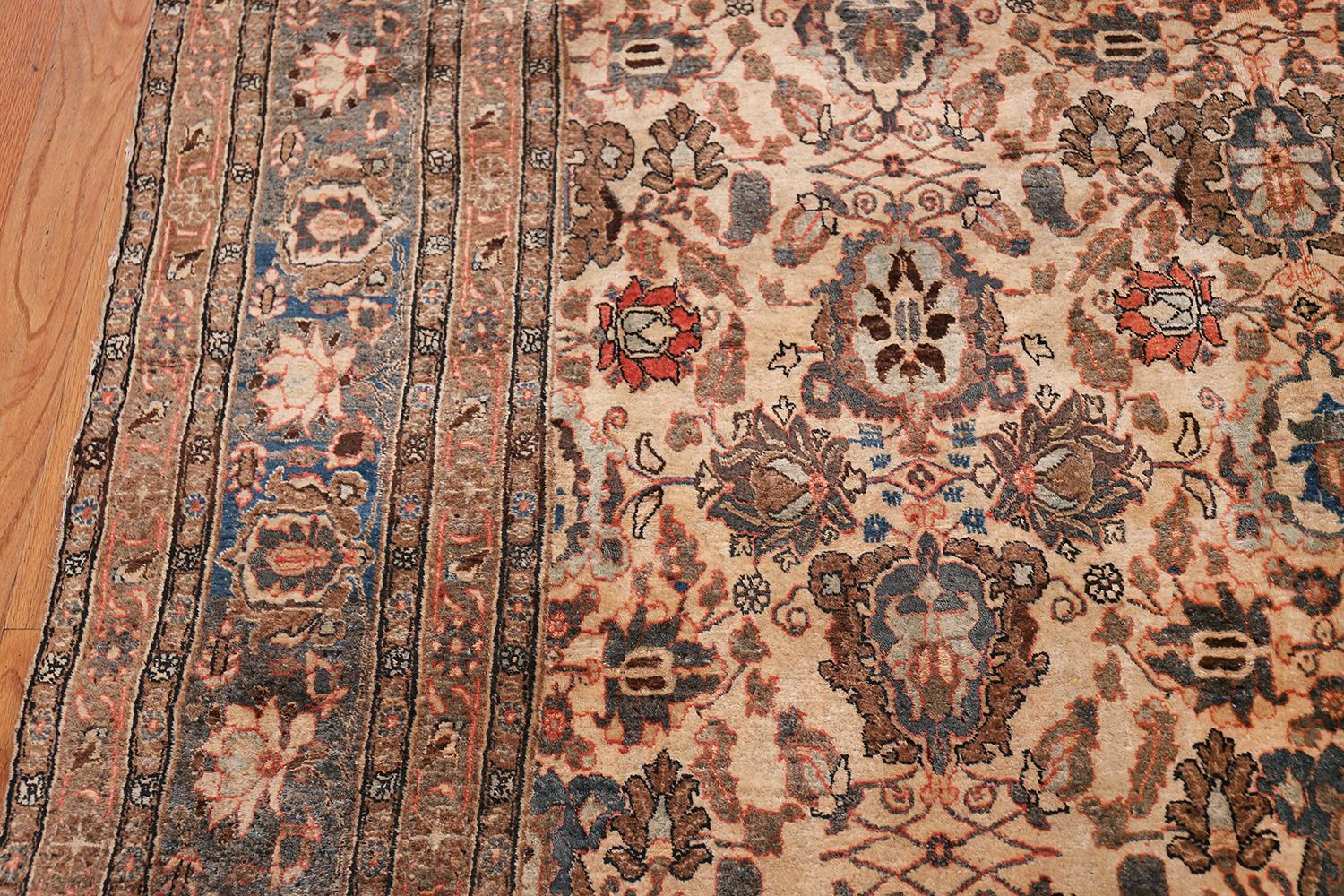 Elfenbeinfarbener antiker persischer Täbriz-Teppich. Größe: 6 Fuß 5 Zoll x 10 Fuß 5 Zoll (Tabriz) im Angebot