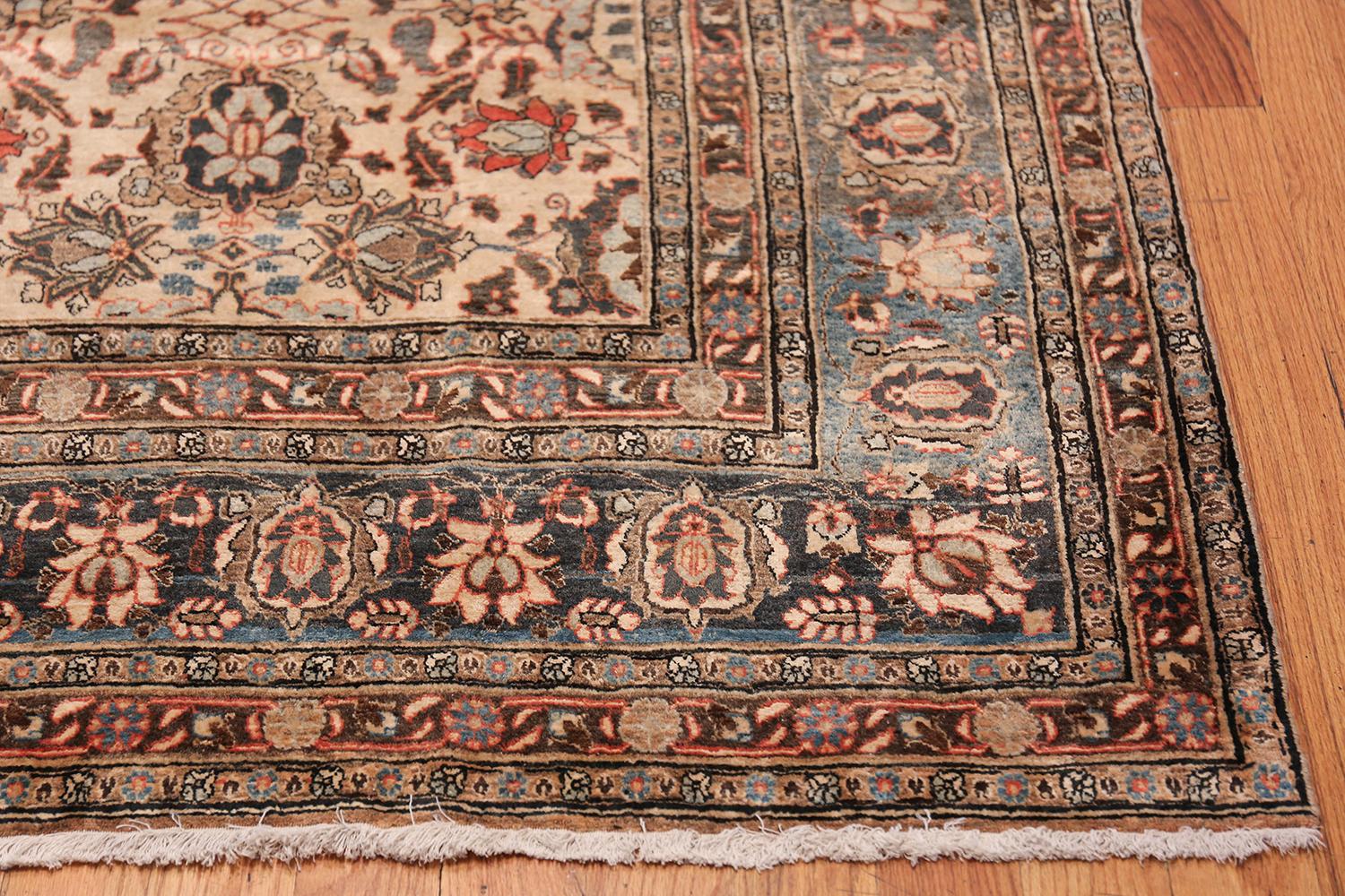 Wool Fine Ivory Antique Persian Tabriz Rug. Size: 6 ft 5 in x 10 ft 5 in For Sale