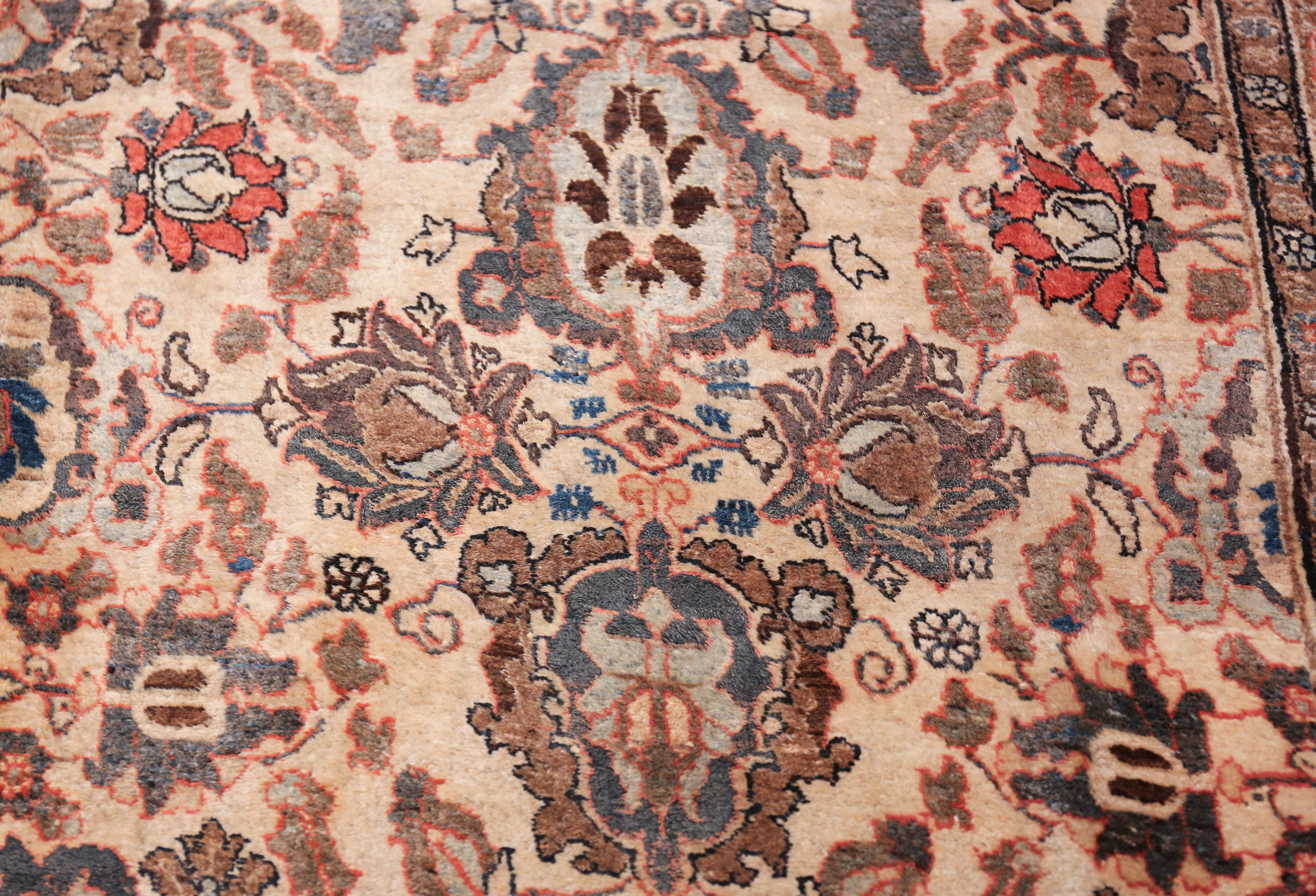 Elfenbeinfarbener antiker persischer Täbriz-Teppich. Größe: 6 Fuß 5 Zoll x 10 Fuß 5 Zoll (Wolle) im Angebot