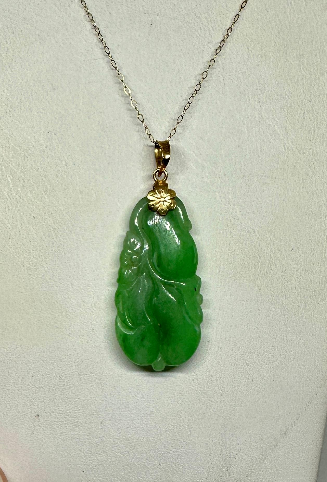 Colgante de Jade Fino Collar con Motivo Flor Fruta Oro de 18 Kilates Tallado Antiguo Corte mixto en venta