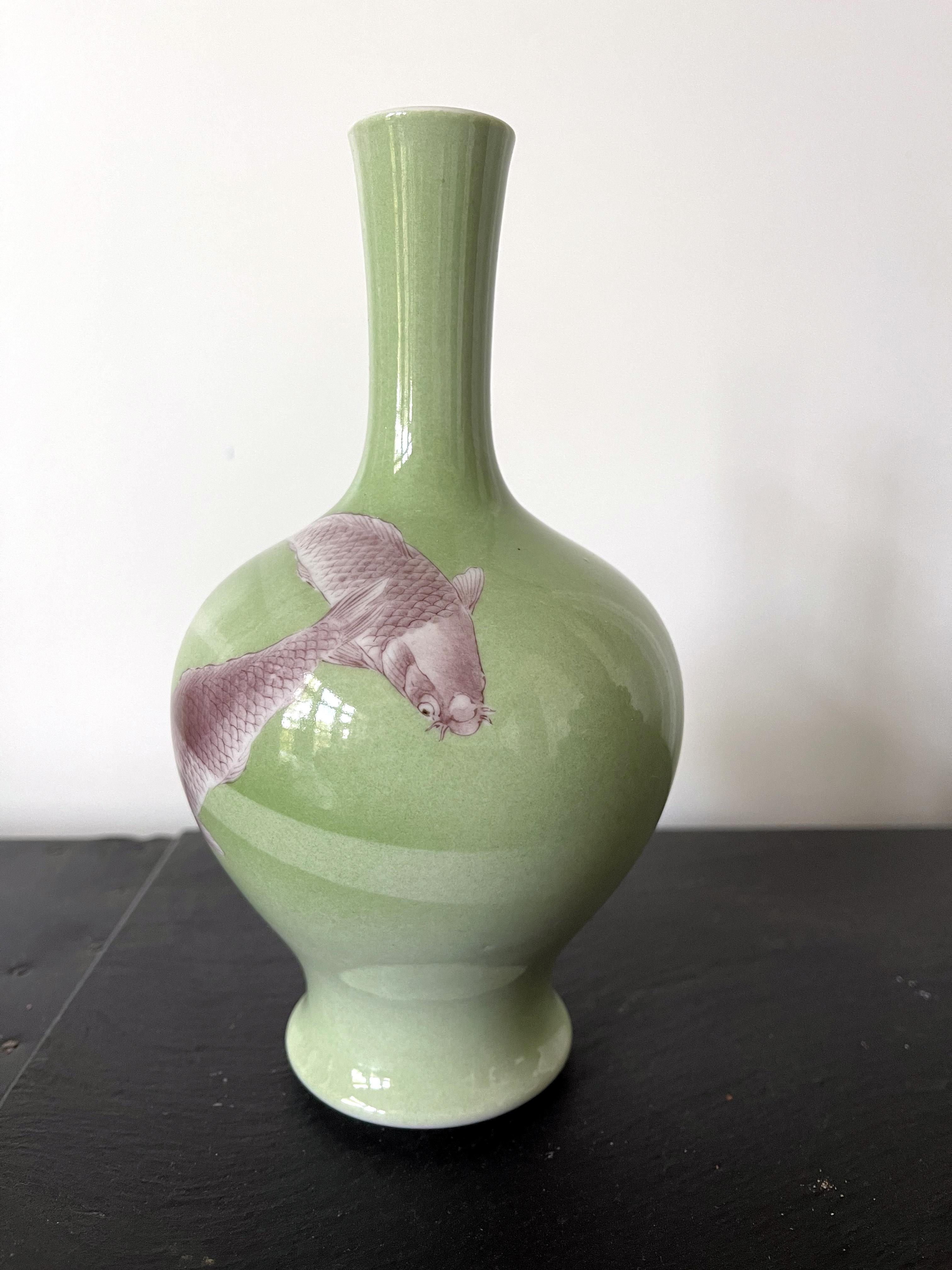 Fine Japanese Ceramic Vase Makuzu Kozan Meiji Period In Good Condition For Sale In Atlanta, GA