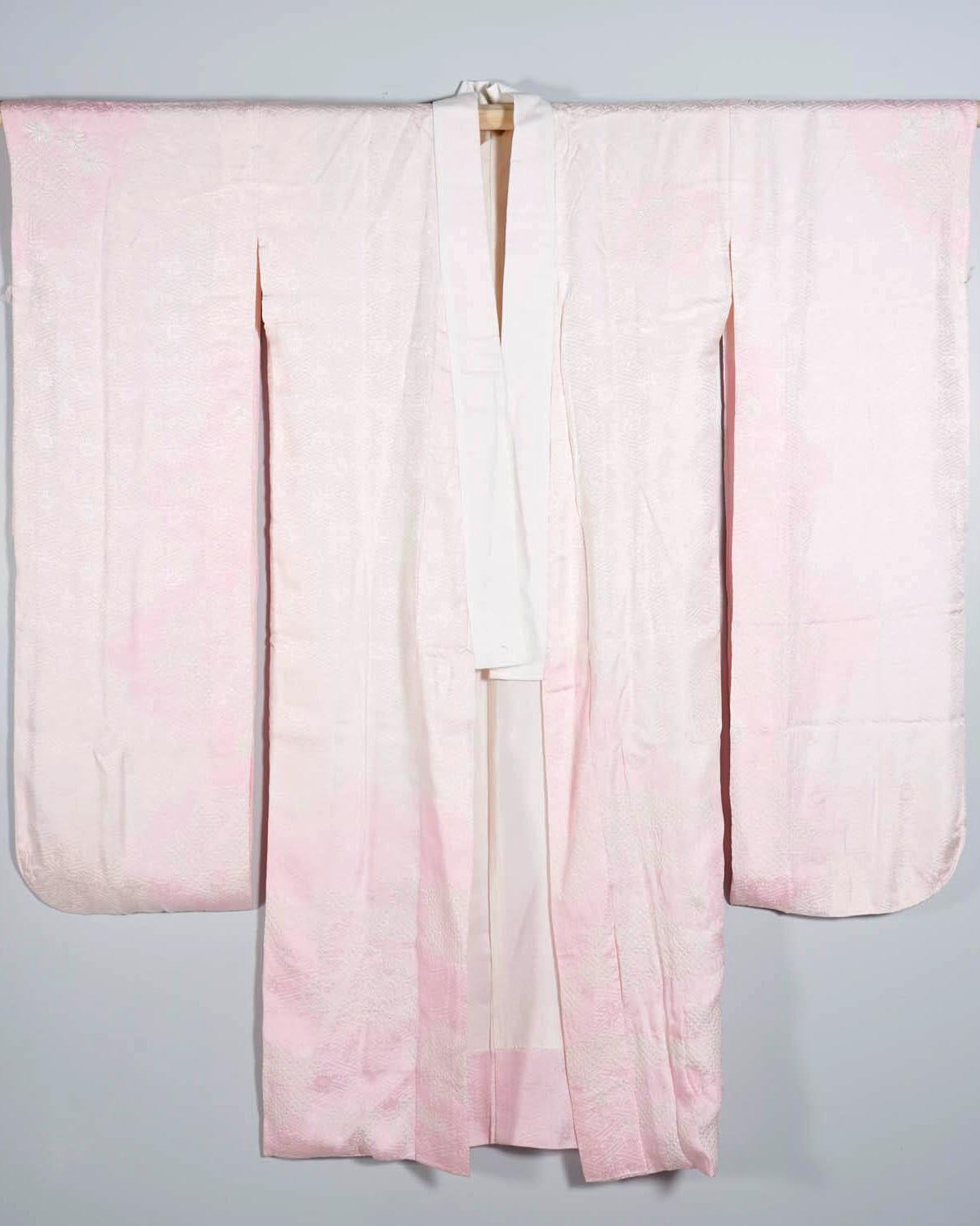 Fine Japanese Couture Shibori Silk Furisode Kimono with Under Garment For Sale 9