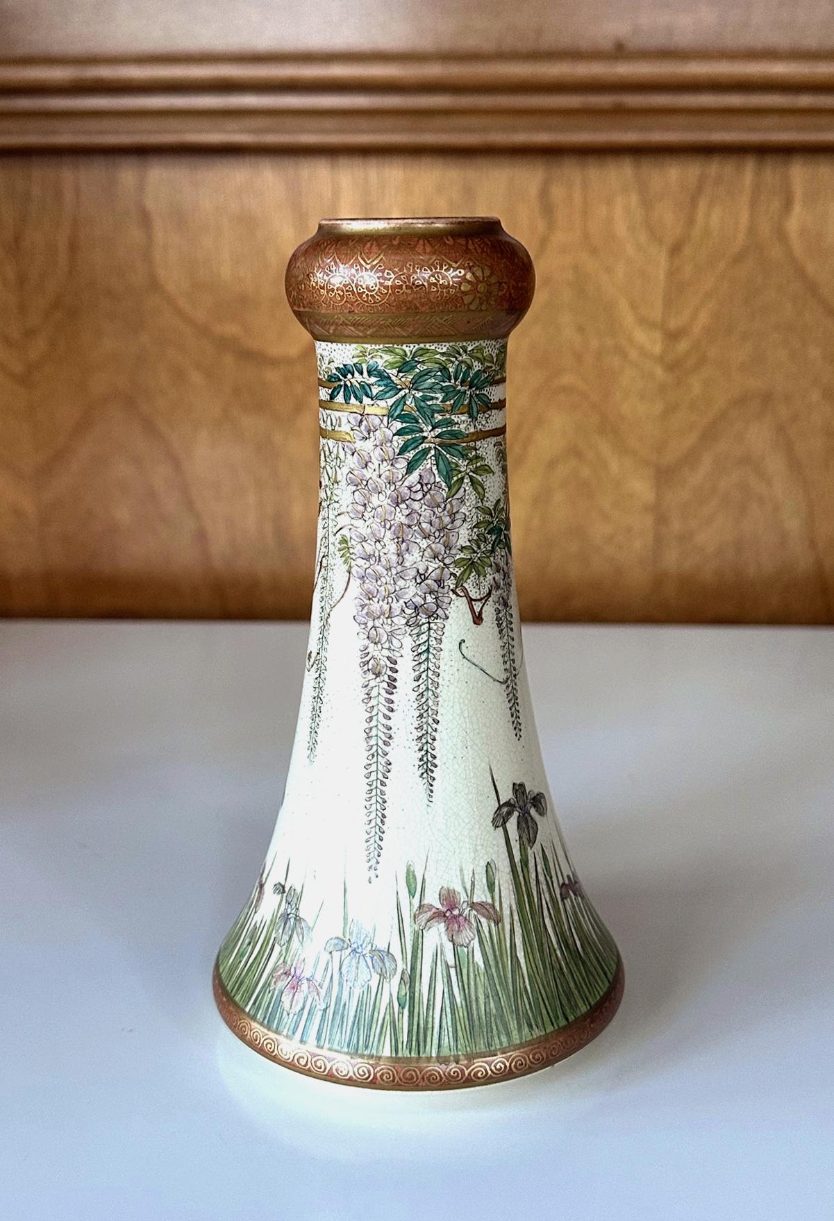 Feine japanische emaillierte Satsuma-Vase von Kinkozan aus der Meiji-Periode (Emailliert) im Angebot