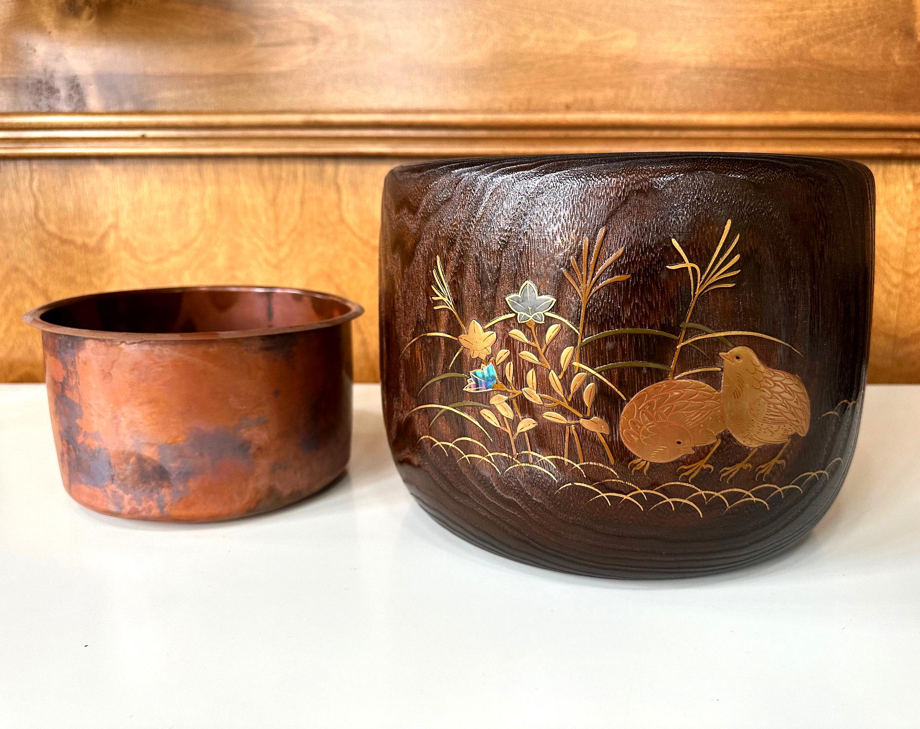 Fine Japanese Hibachi Lacquer with Inlays Meiji Period For Sale 5