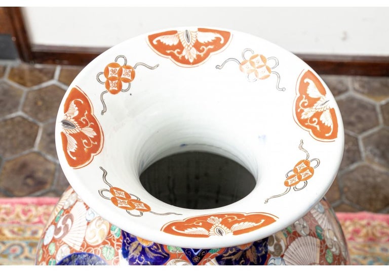 20th Century Fine Japanese Imari Porcelain Temple Jar For Sale
