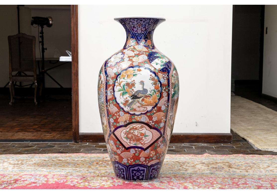 Pot de temple japonais en porcelaine Imari raffinée en vente 1