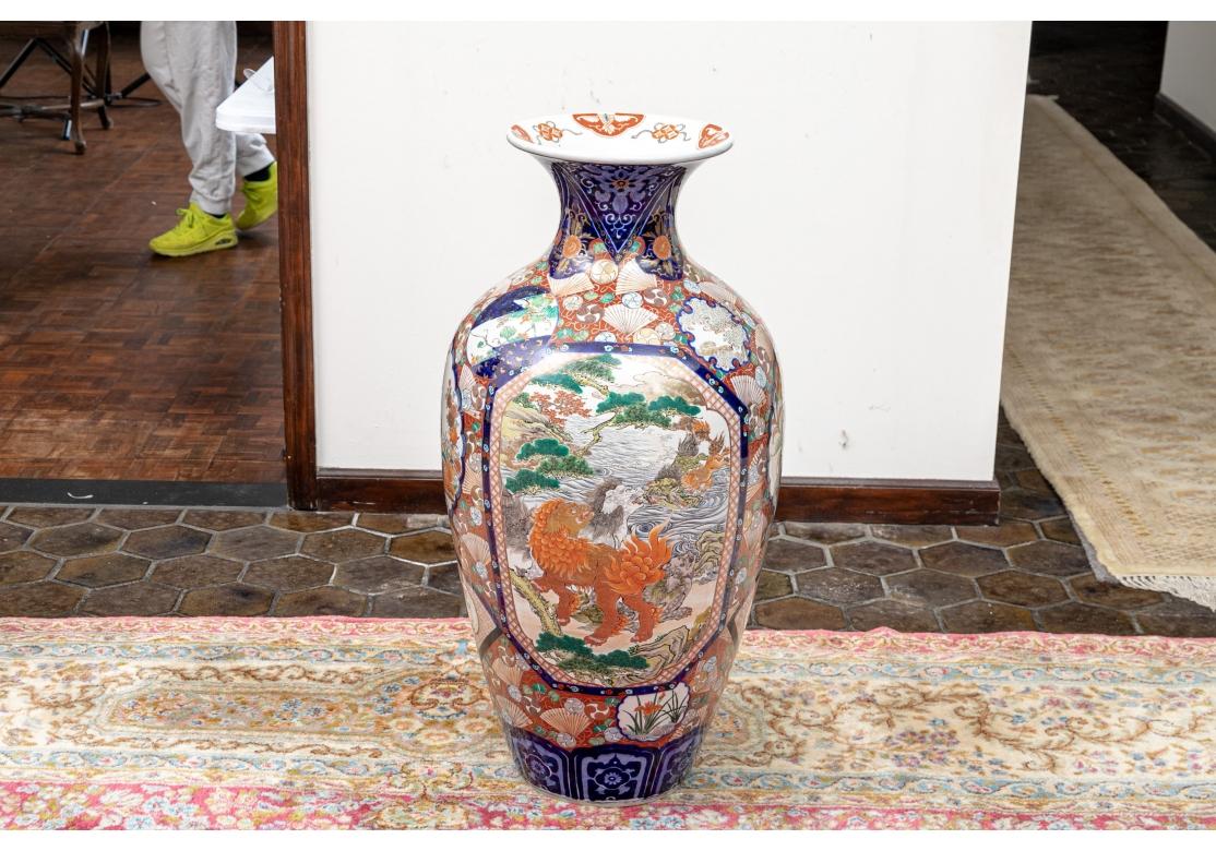 Pot de temple japonais en porcelaine Imari raffinée en vente 2