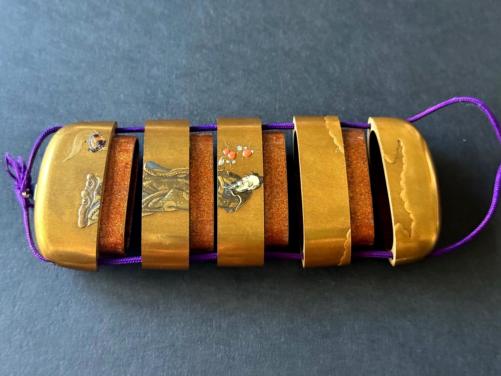 Inro giapponese pregiato con Maki-e e intarsi di Shokasai e Shibayama in vendita 4