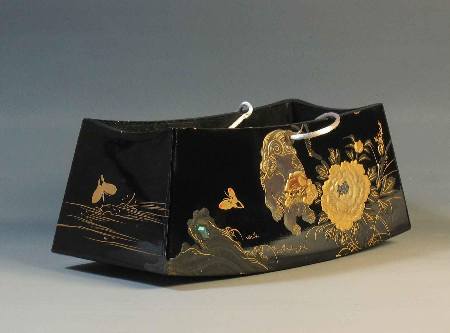 Appliqué Fine Japanese Lacquer Takamakura Geisha Pillow, First Half of the 20th Century For Sale