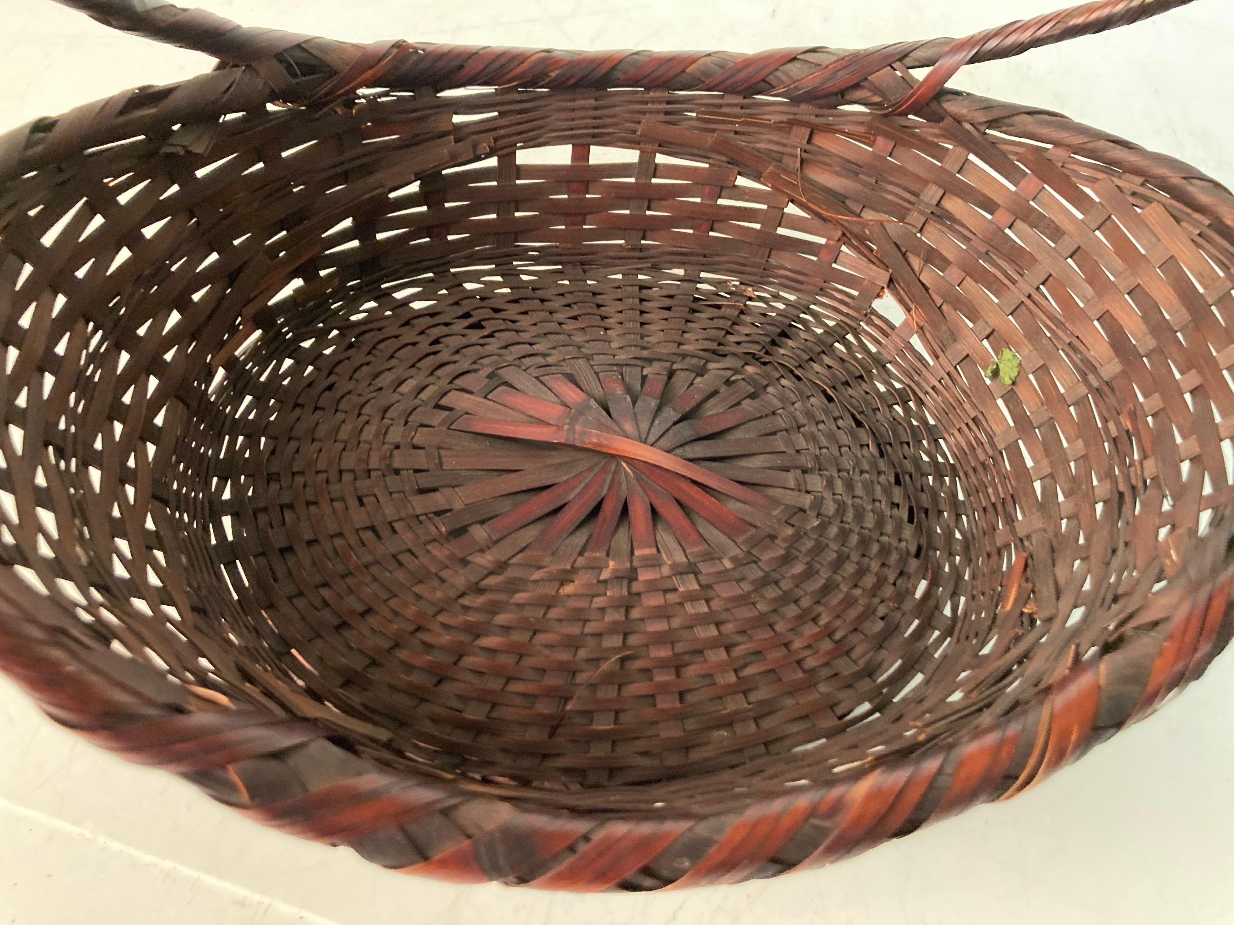Pregiato cesto giapponese per la raccolta di fiori in bambù spaccato per Ikebana in vendita 1