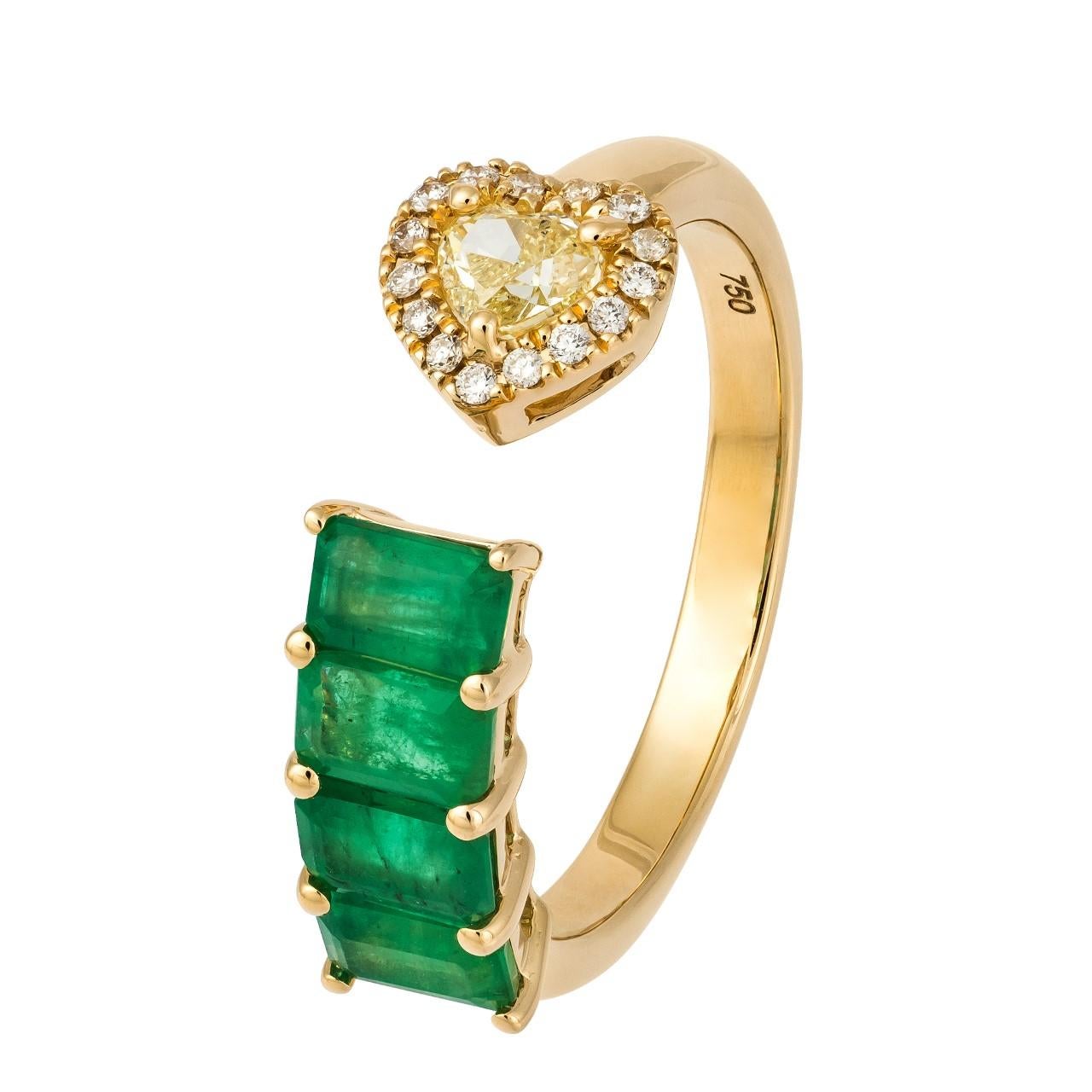 Antique Cushion Cut Fine Jewellery Fashion Emerald Yellow Diamonds Yellow 18K Gold Ring for Her For Sale
