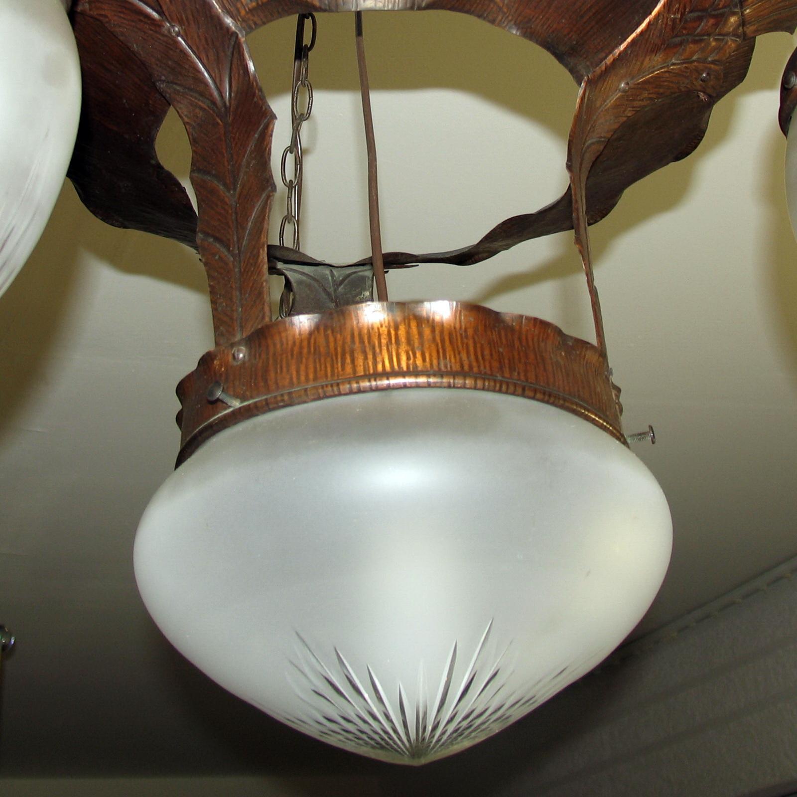 Feine Jugendstil-Deckenleuchte aus gehämmertem Kupfer und Glas, 1910er Jahre im Angebot 5