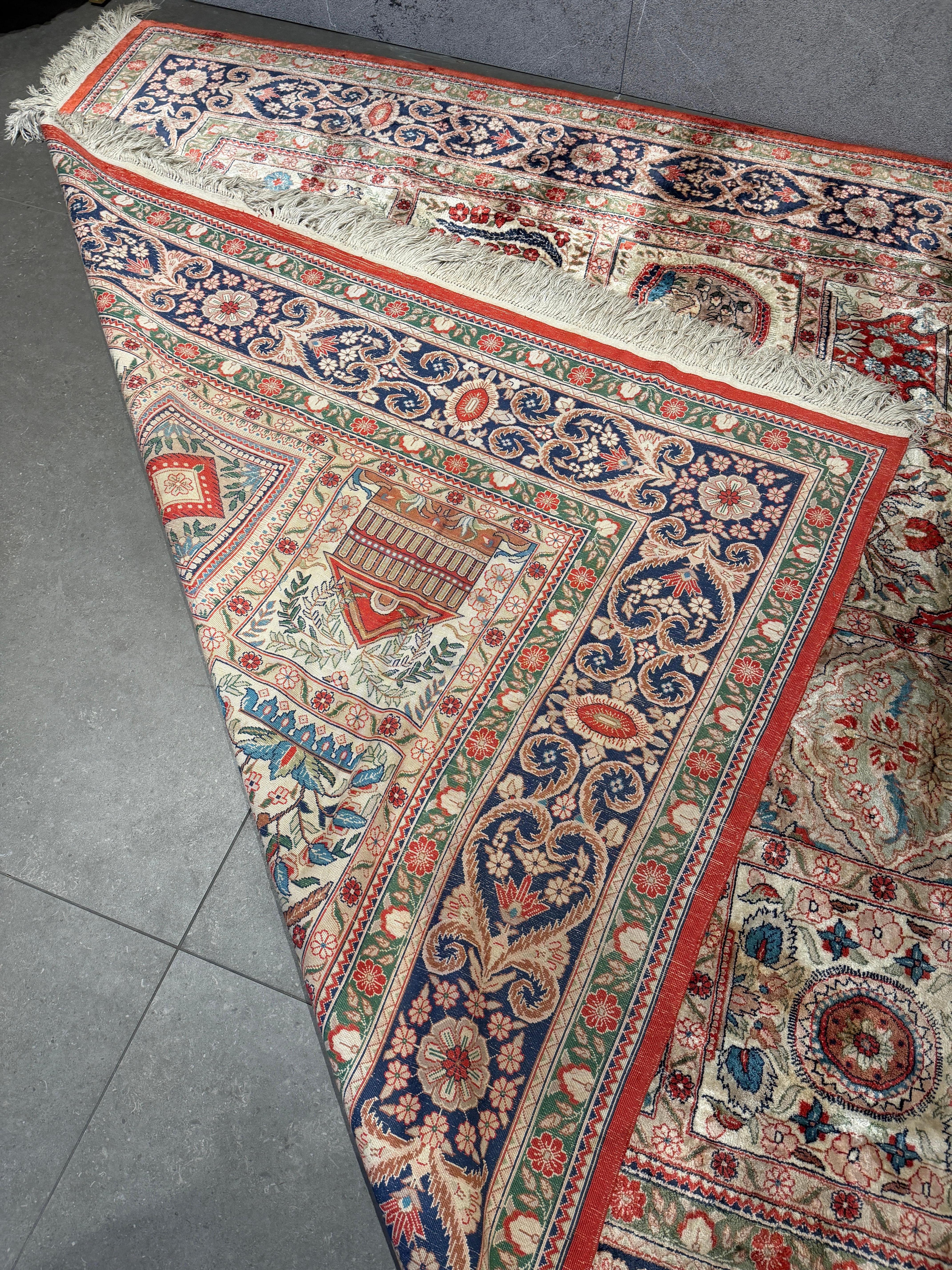 Tapis en soie de Kayseri au design amnelegant - noues a la main en Turquie en vente 11