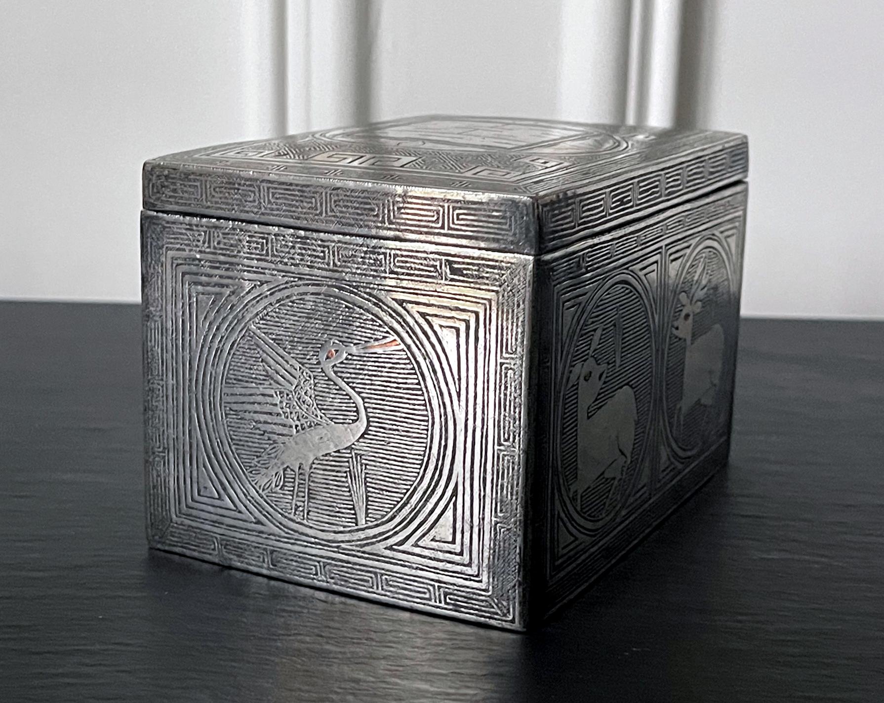 tobacco tin with compartments