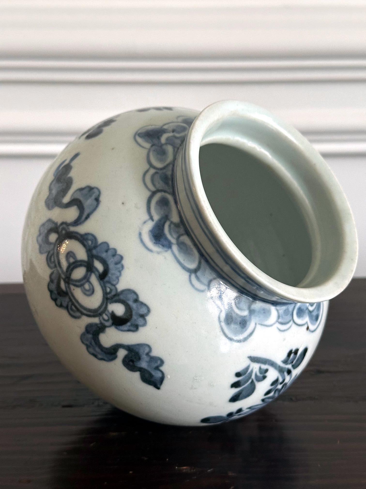 19th Century Fine Korean Porcelain Jar with Chrysanthemum Design Joseon Dynasty For Sale