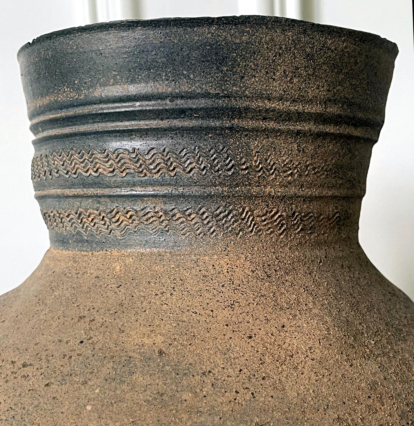 Fine Korean Pottery Footed Jar with Long Neck Silla Period For Sale 4
