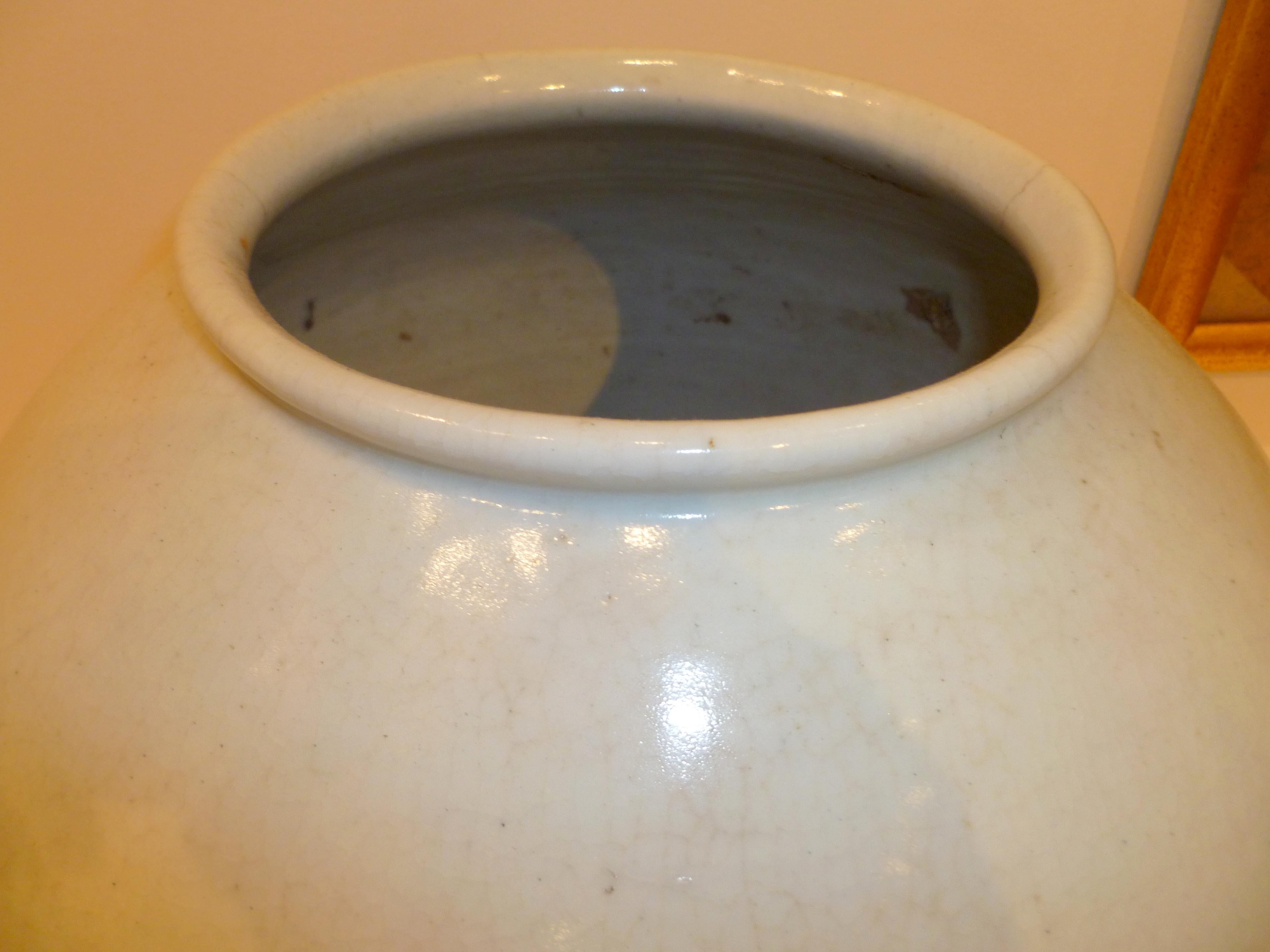 Coréen Vase coréen en porcelaine blanche raffinée