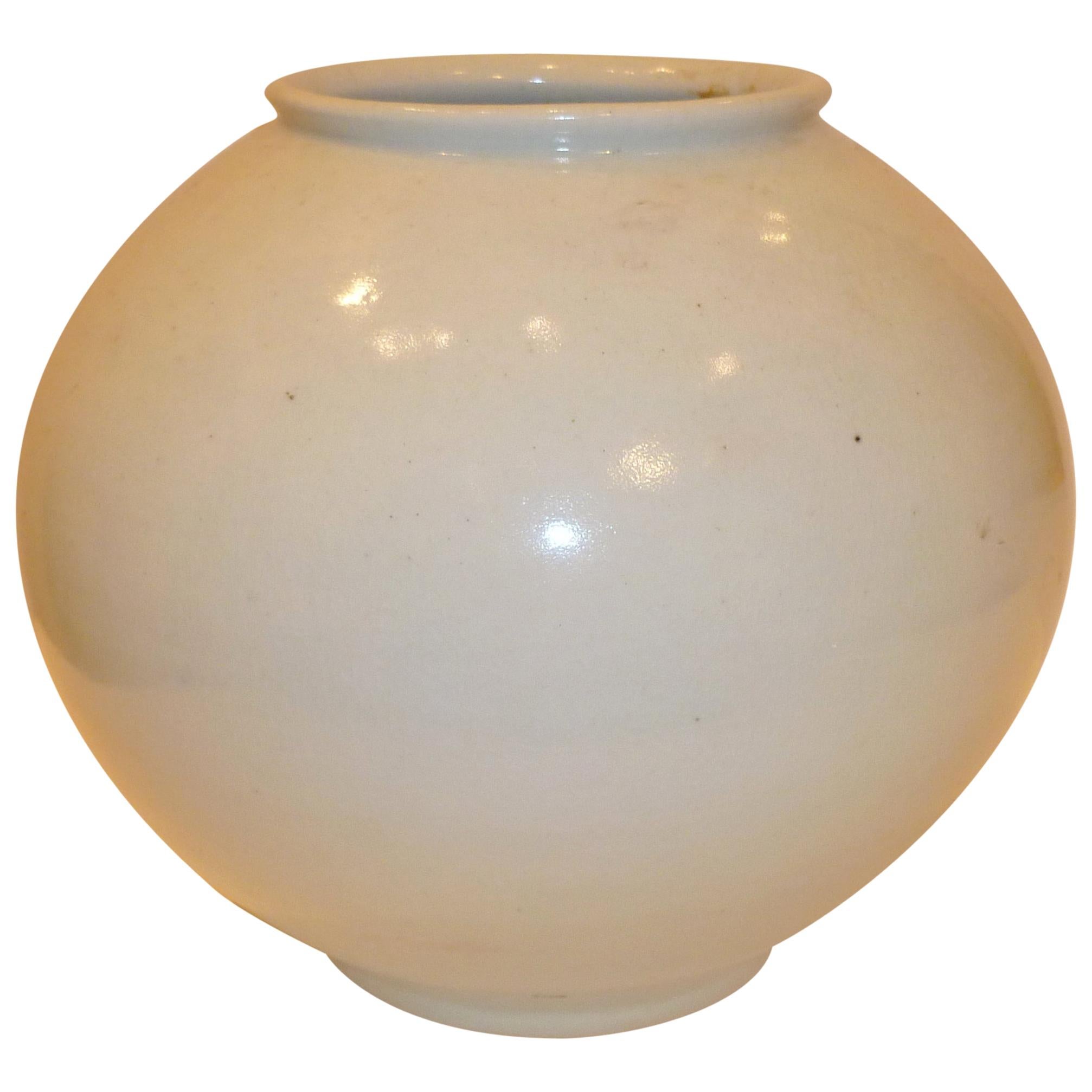 Fine Korean White Porcelain Vase