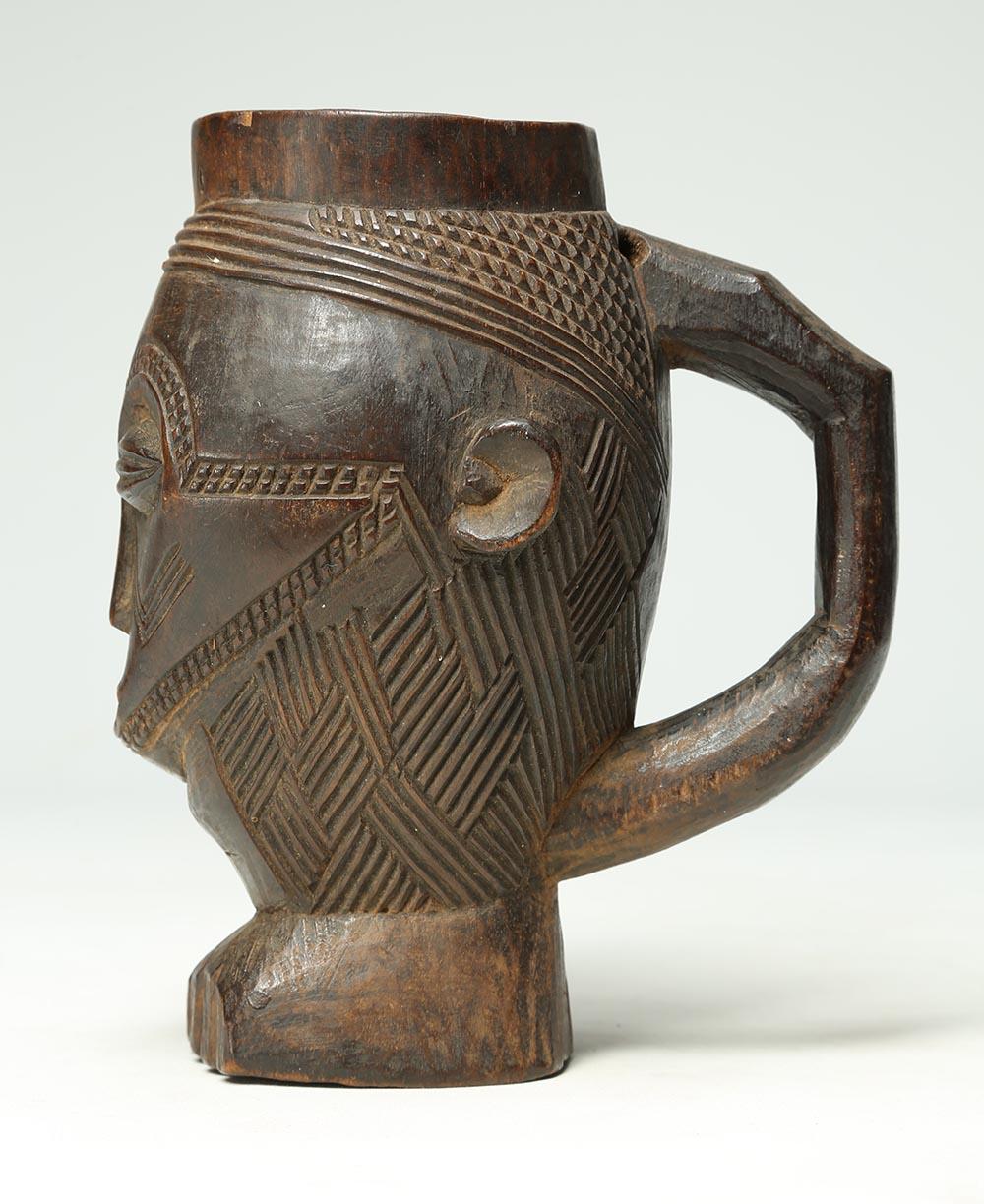 Congolese Fine Kuba Cup with Expressive Face on a Foot Early 20th Century African Art For Sale