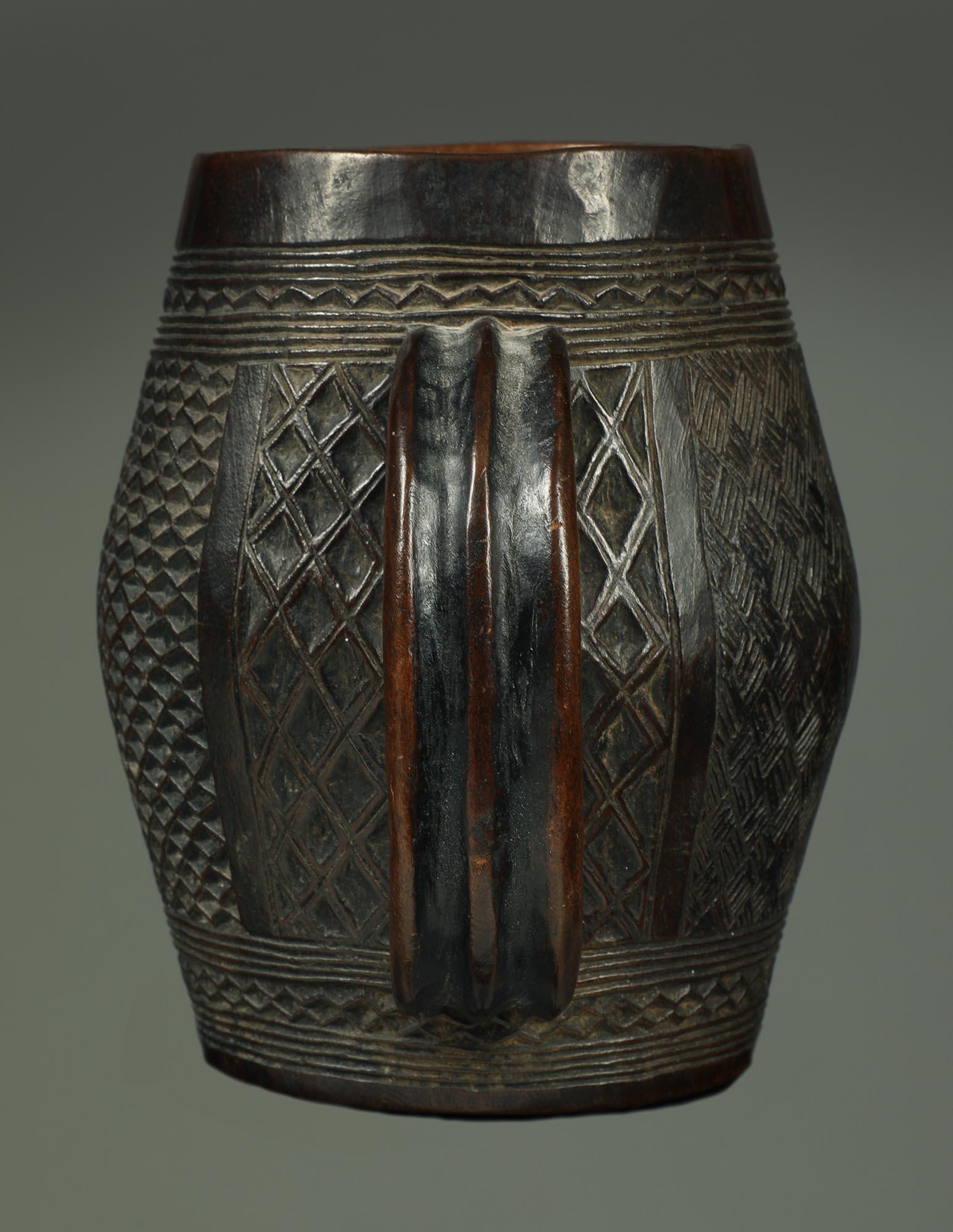 Fine Kuba Cup with Incised Textile Designs, early 20th century Central Africa  For Sale 1