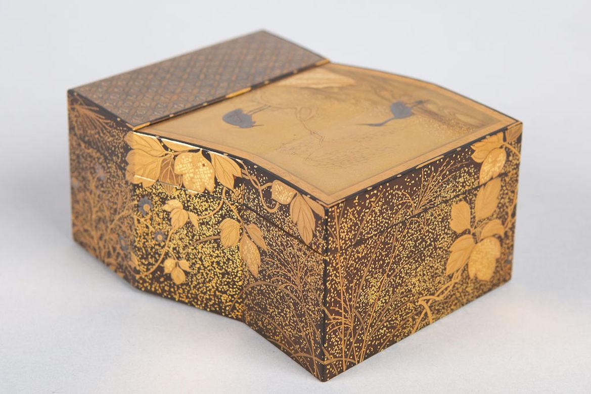 Japanese Fine Lacquer Kogo 'Incense Box' For Sale