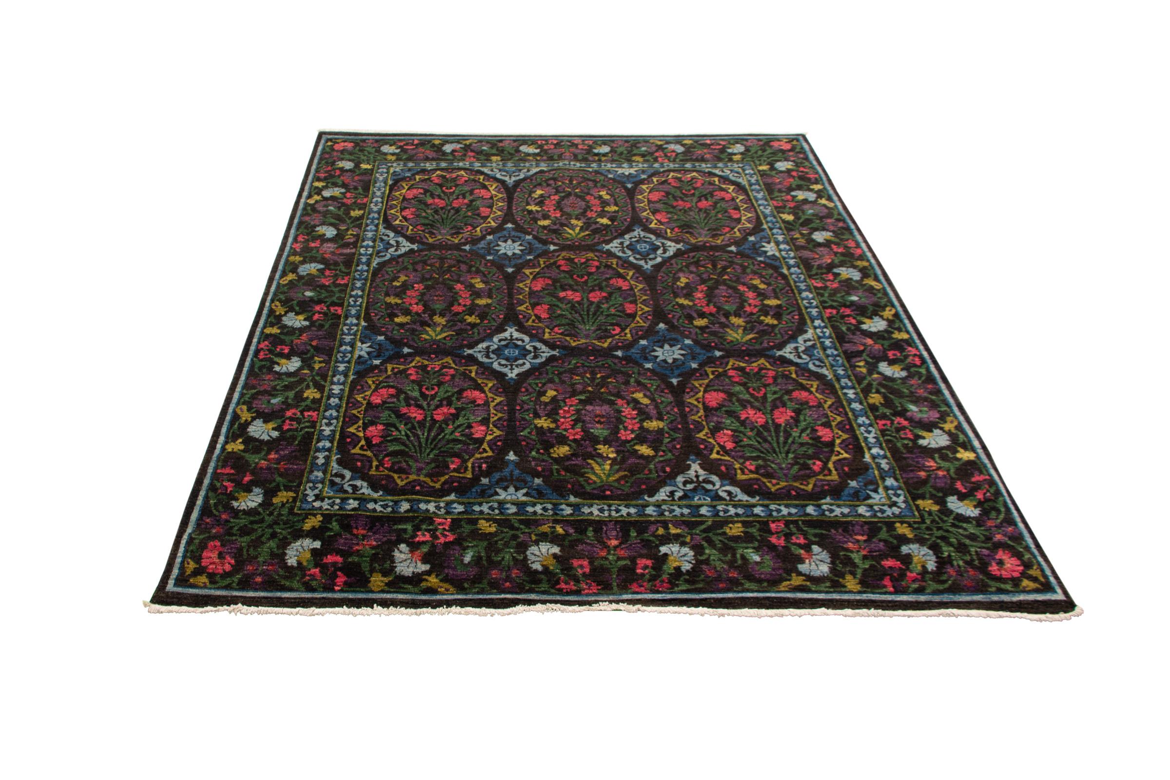 Oushak Transitional Hand-knotted Lahore Carpet with Floral Design, 8' x 10' For Sale