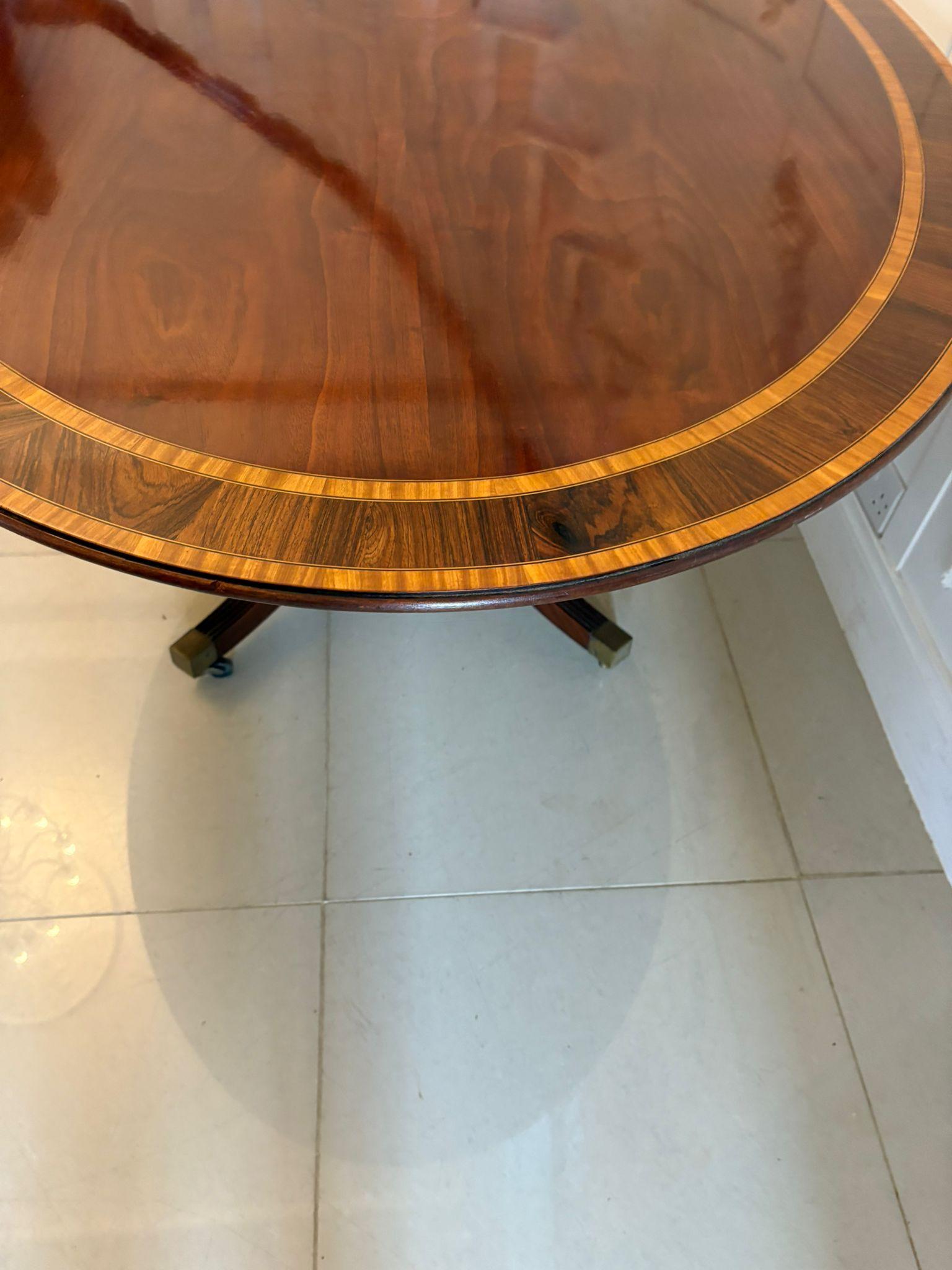 Fine Large Antique Edwardian Oval Mahogany 8 Seater Dining Table in vendita 4
