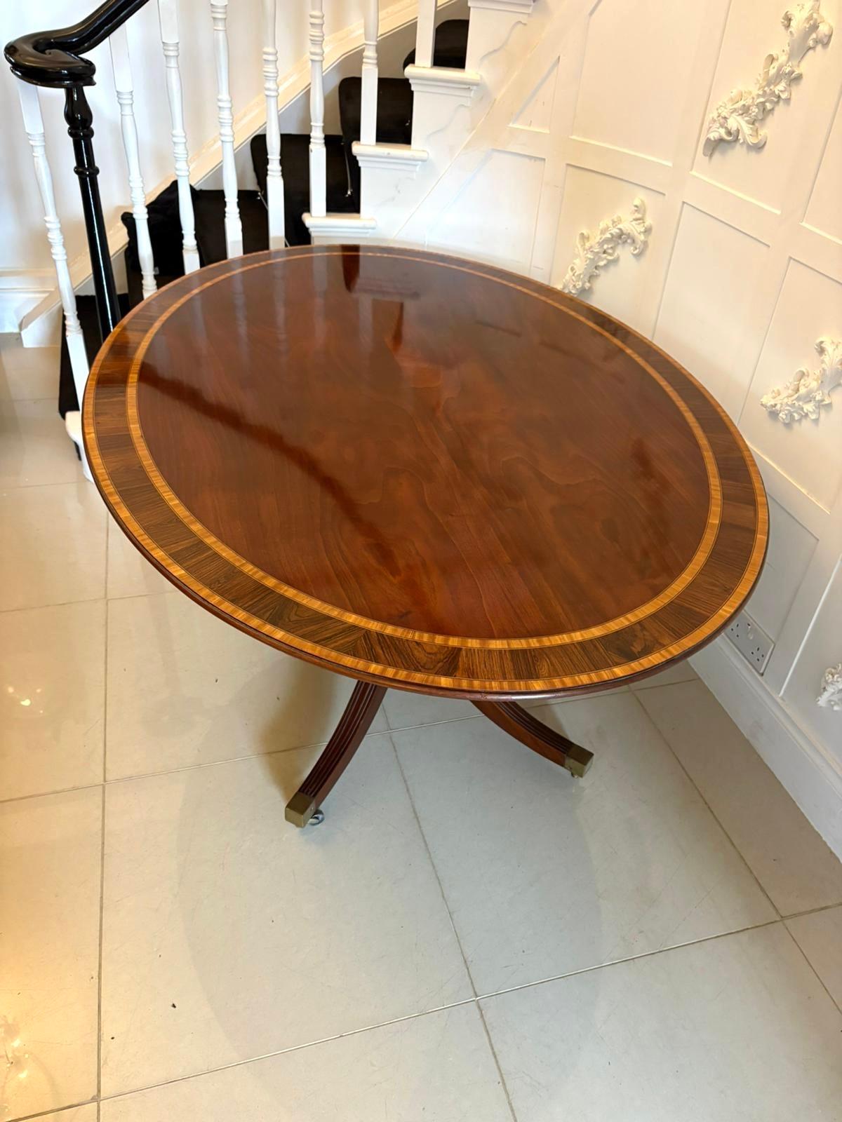 Fine Large Antique Edwardian Oval Mahogany 8 Seater Dining Table in vendita 5