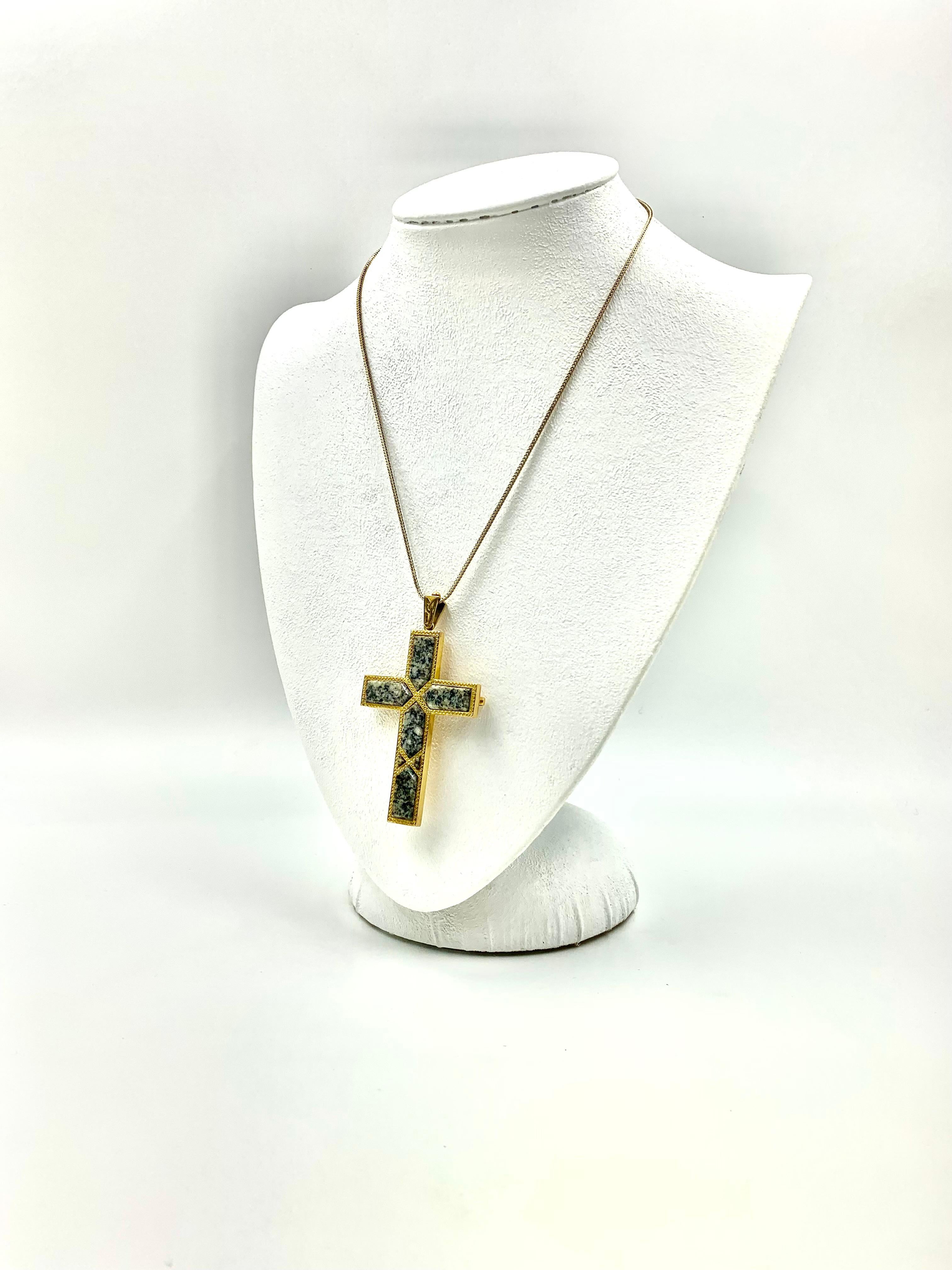 Grande croix écossaise ancienne Aberdeen en or jaune 14 carats, granit vert-gris en vente 9
