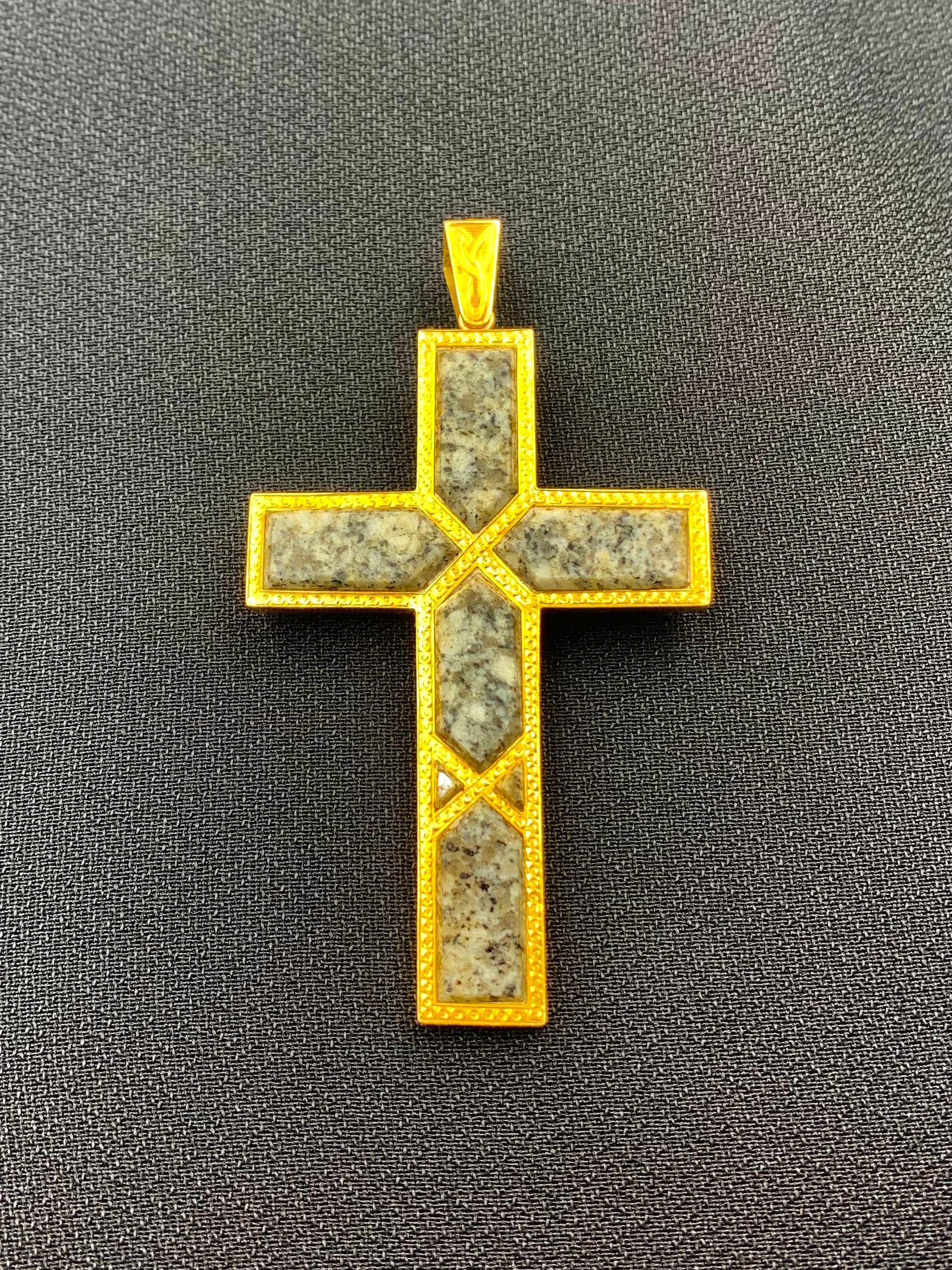Grande croix écossaise ancienne Aberdeen en or jaune 14 carats, granit vert-gris en vente 11