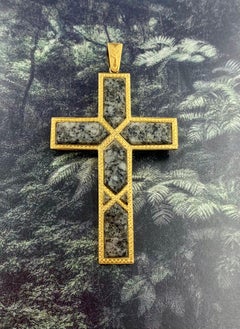 Fine Large Antique Scottish 14K Yellow Gold Green-Gray Aberdeen Granite Cross
