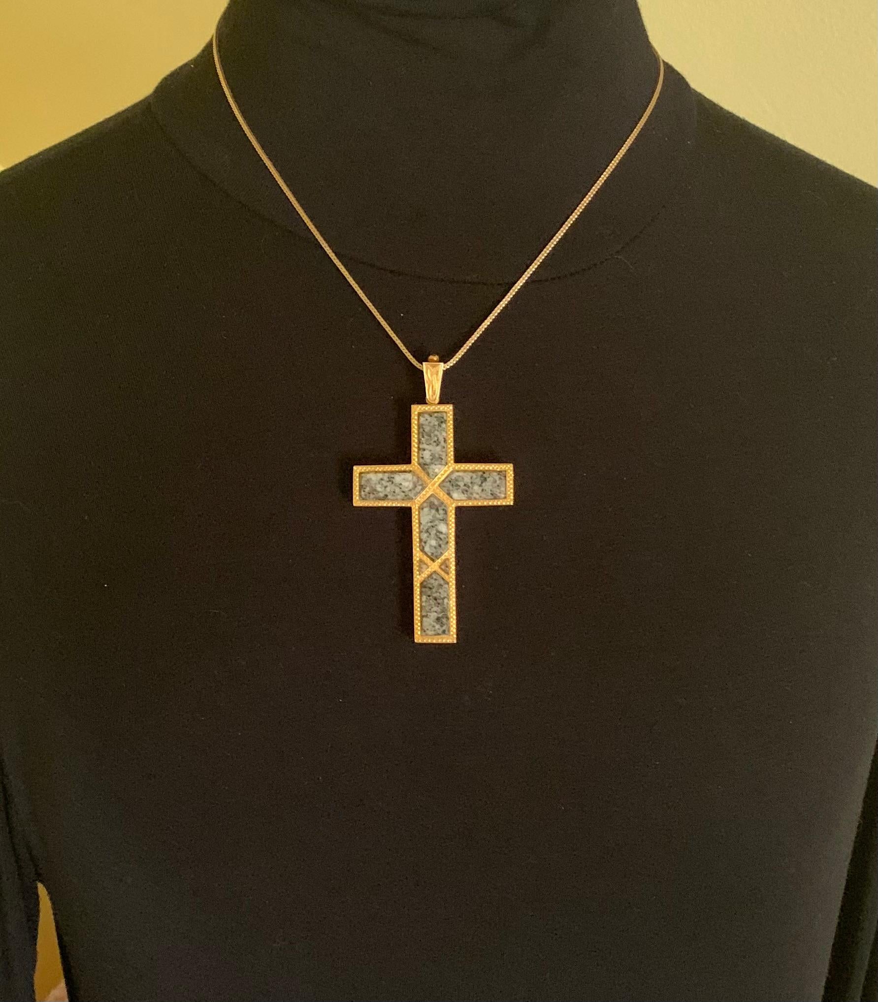 Grande croix écossaise ancienne Aberdeen en or jaune 14 carats, granit vert-gris Unisexe en vente