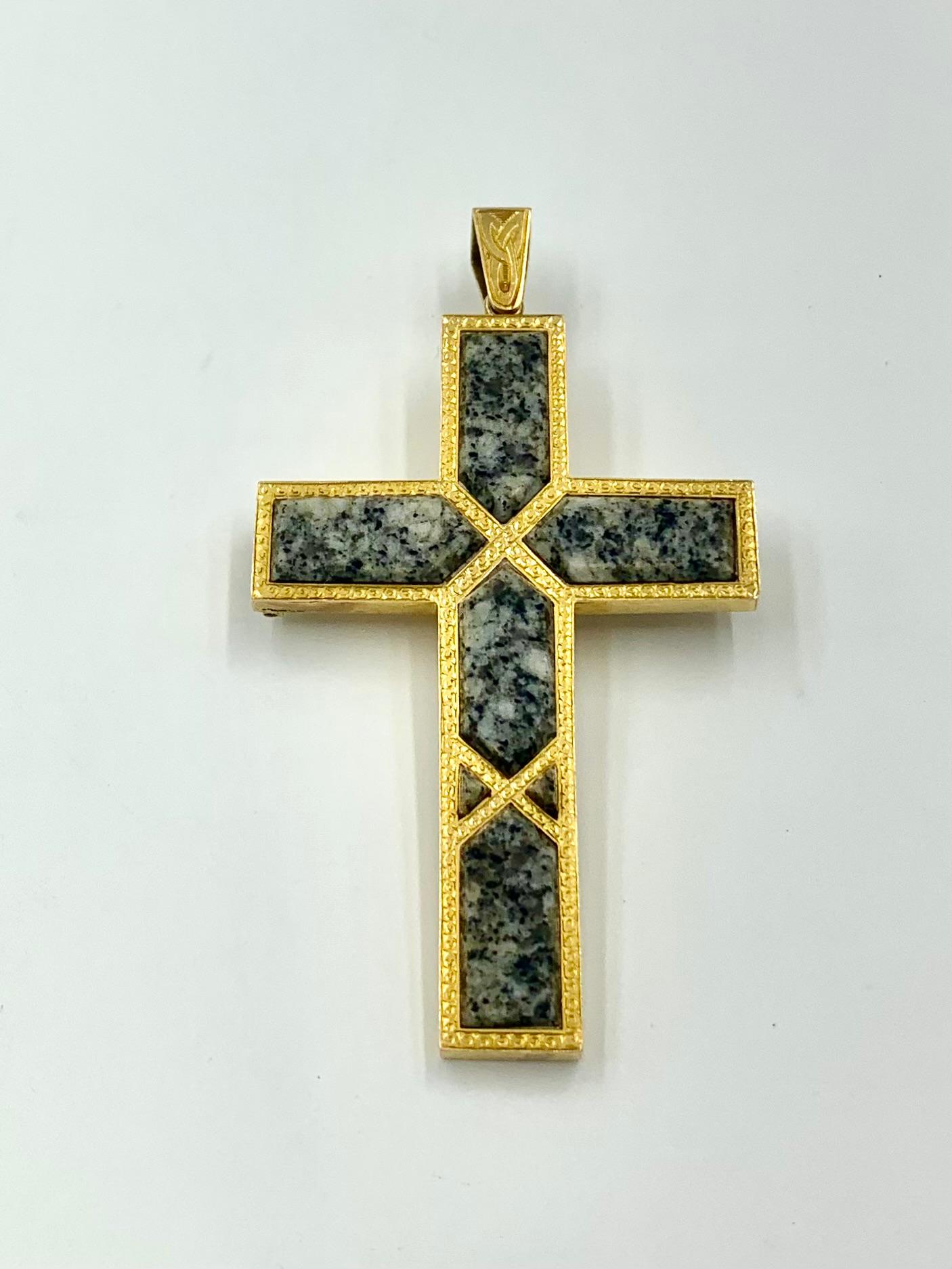 Grande croix écossaise ancienne Aberdeen en or jaune 14 carats, granit vert-gris en vente 1
