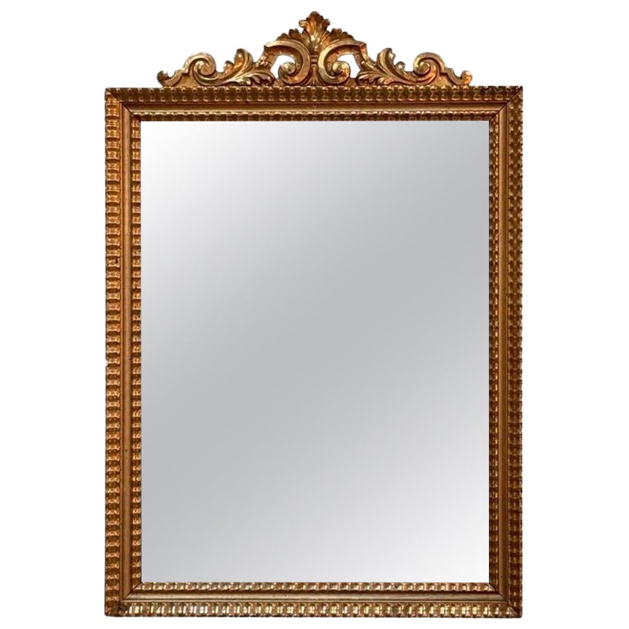 Grand miroir de style Directoire sculpté et doré avec crête (reversible)