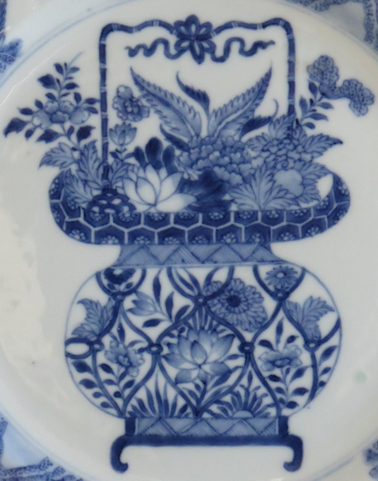 Kangxi marked Chinese Large Plate Porcelain Blue & White, Circa 1700 7