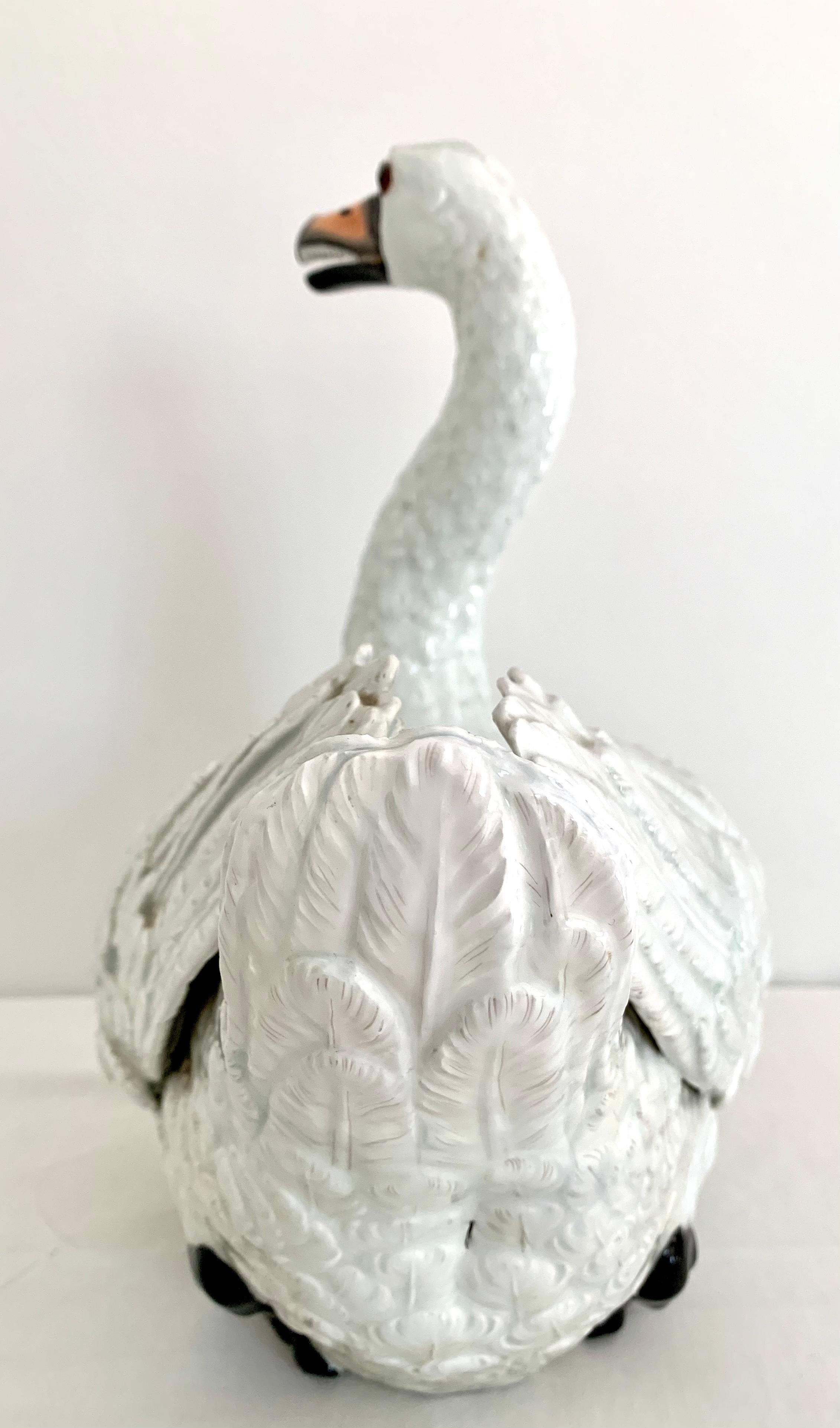 Fine Large Late 18th - Early 19th Century Meissen Porcelain Model of a Swan For Sale 3