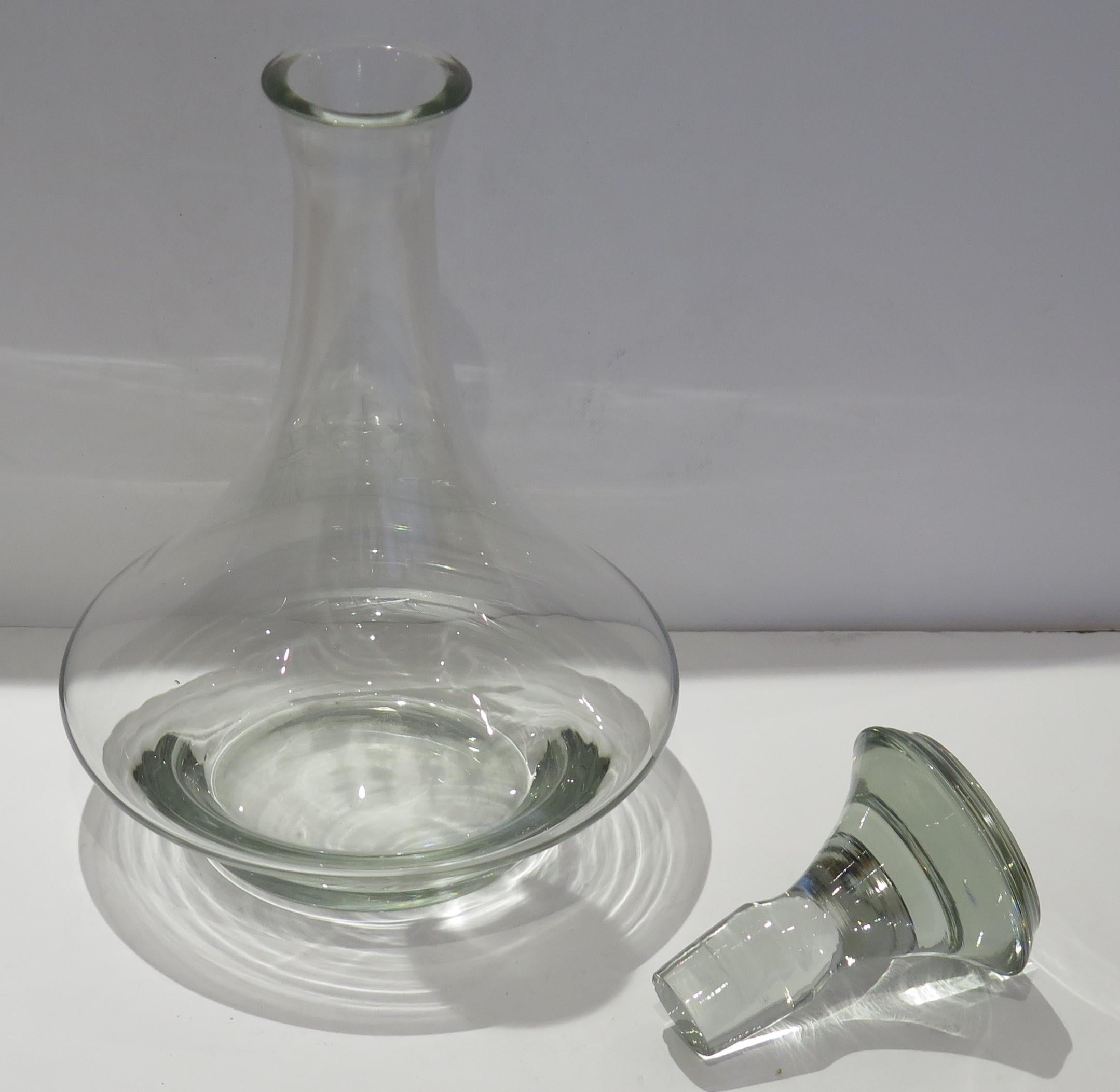 Large Lead Cut-Glass Ship's Decanter with engraved sailing ship, circa 1930 In Good Condition For Sale In Lincoln, Lincolnshire