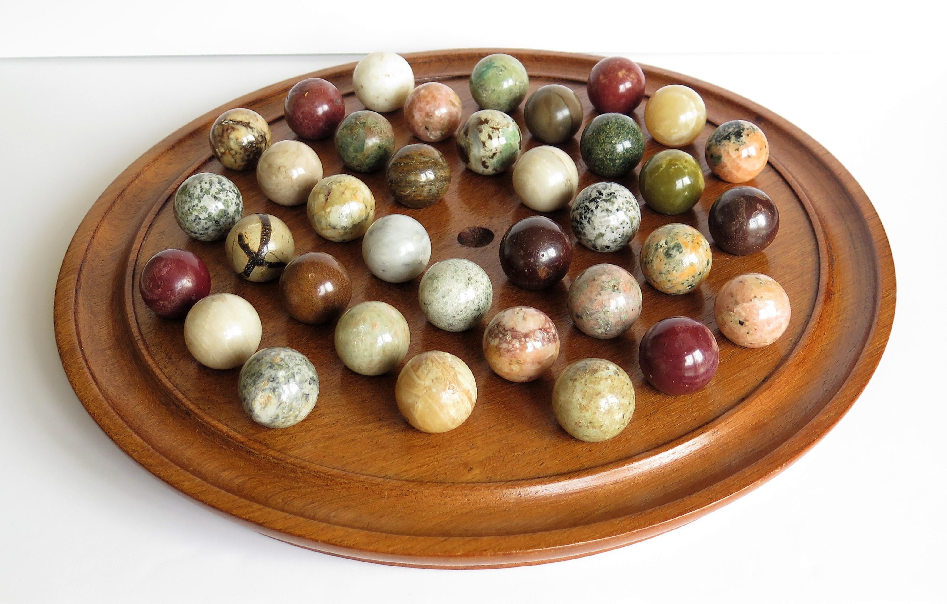 Late Victorian Fine Large Table Marble Solitaire Game with 36 Agate Marbles, Late 19th Century