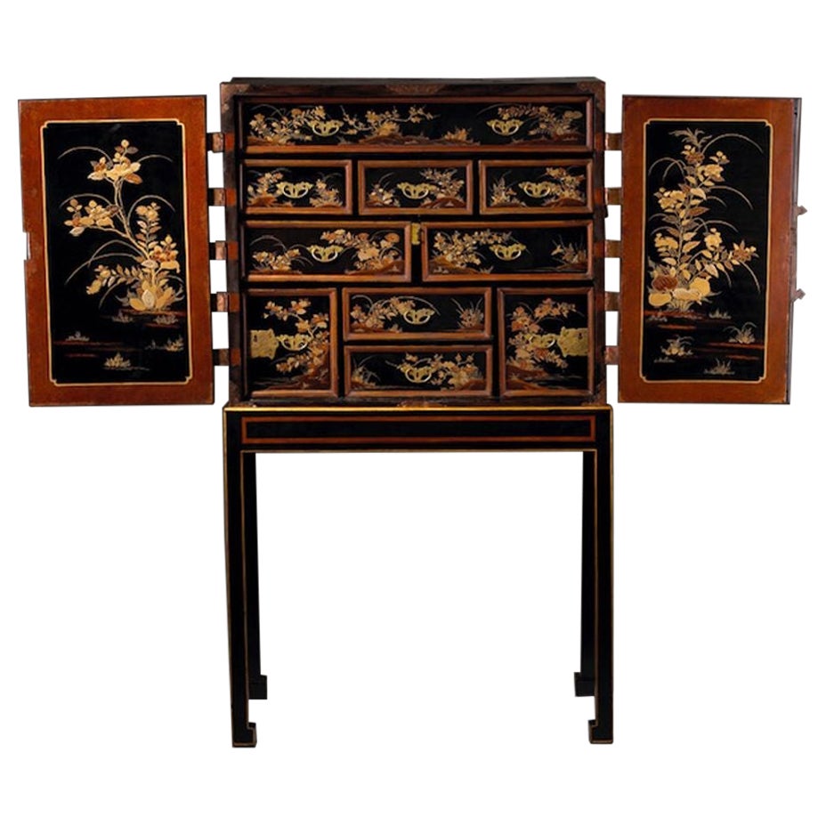 Fine Late 17th Century Japanese Lacquer Cabinet