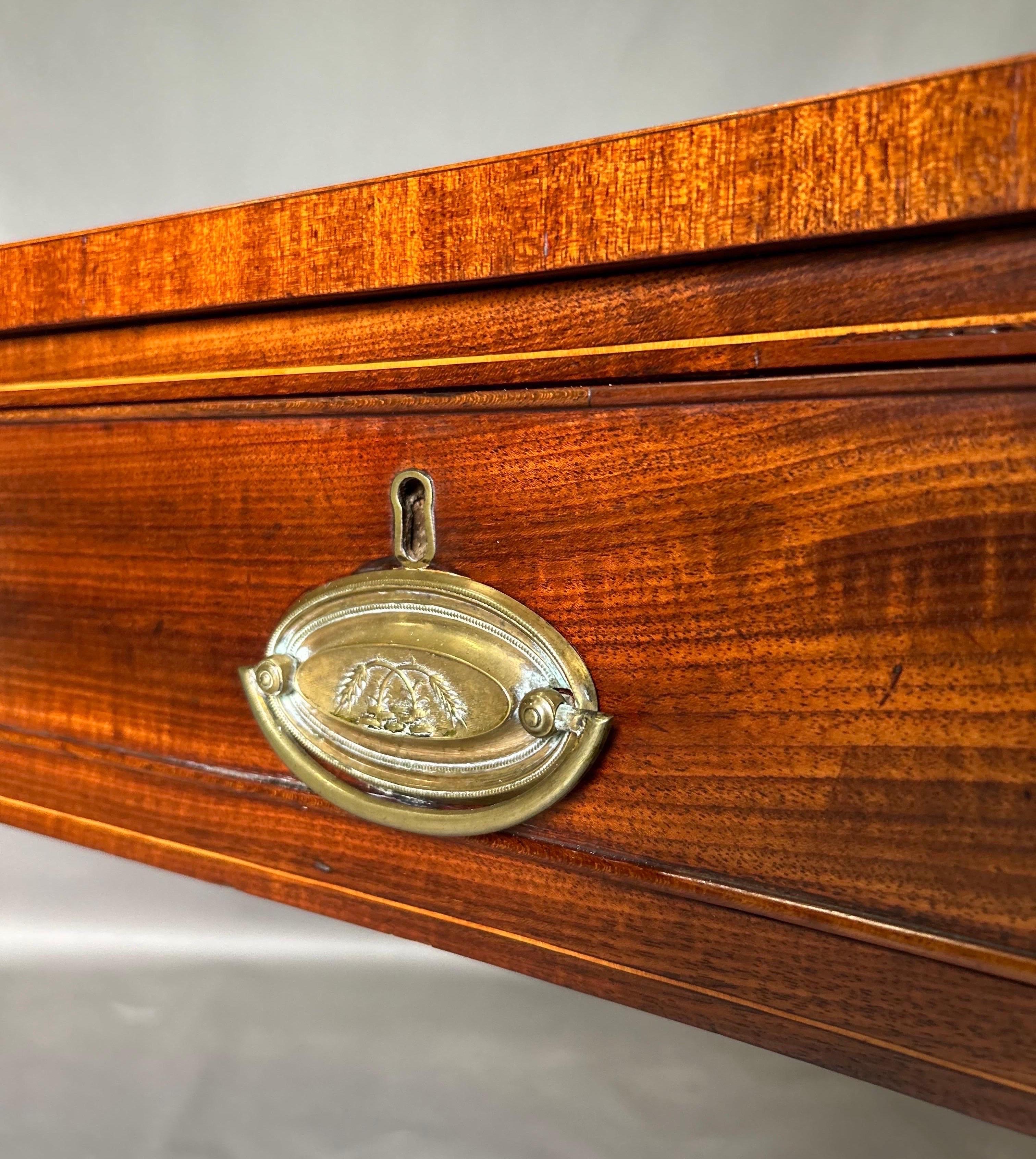 Fine late 18th century Georgian Serpentine Inlaid  Mahogany Sideboard  For Sale 14