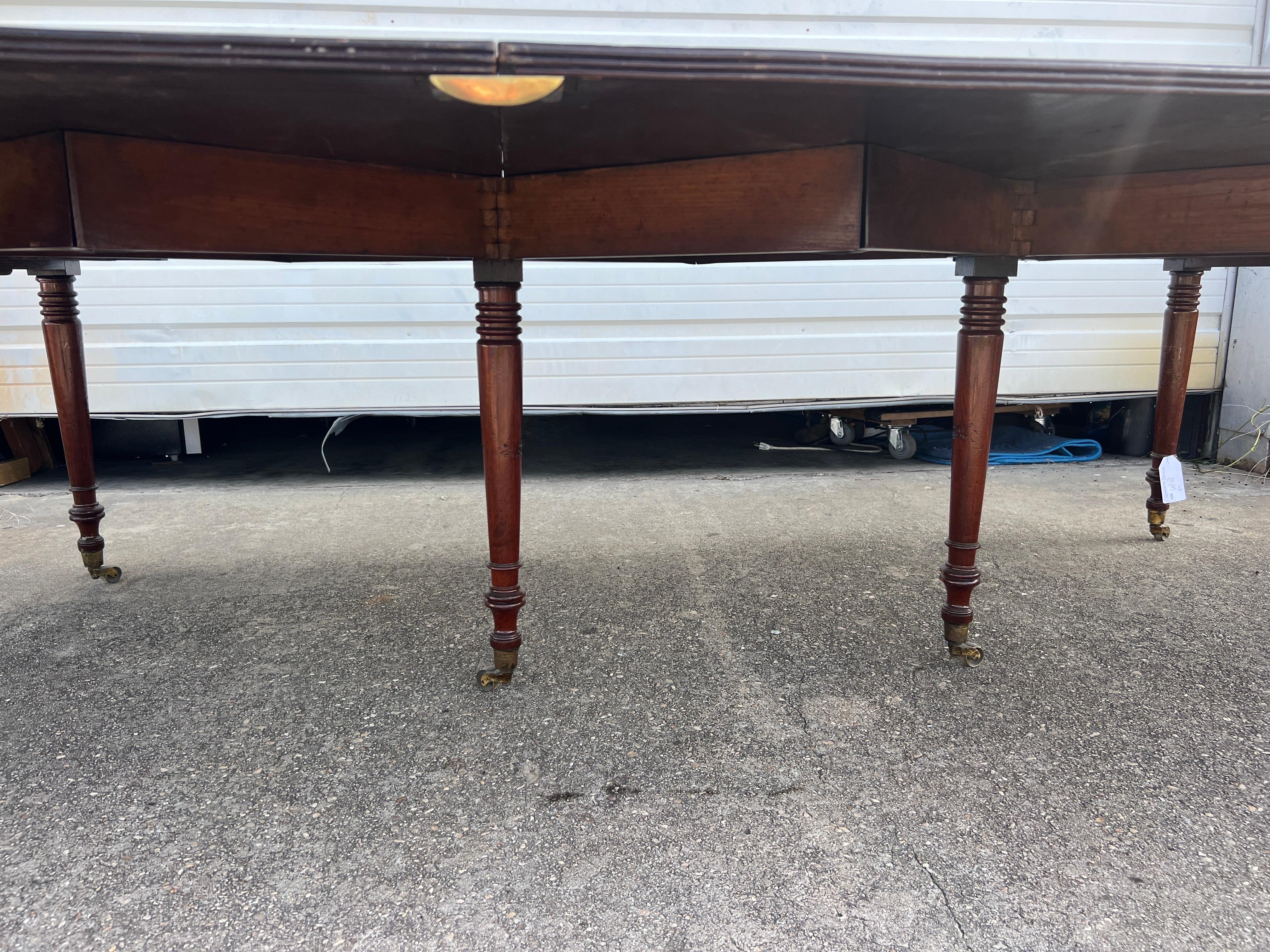 Table de salle à manger en acajou du Directoire français de la fin du XVIIIe siècle et du début du XIXe siècle en vente 6