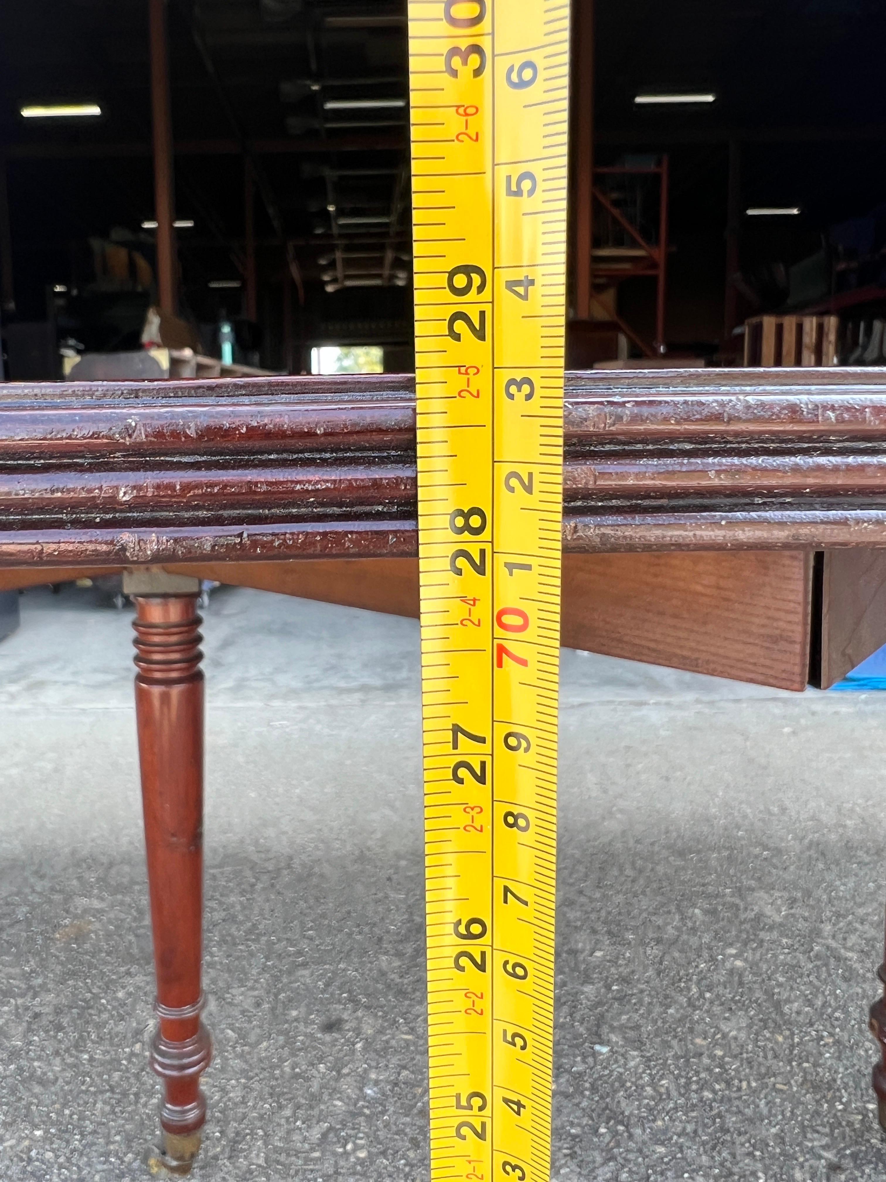 Table de salle à manger en acajou du Directoire français de la fin du XVIIIe siècle et du début du XIXe siècle en vente 7