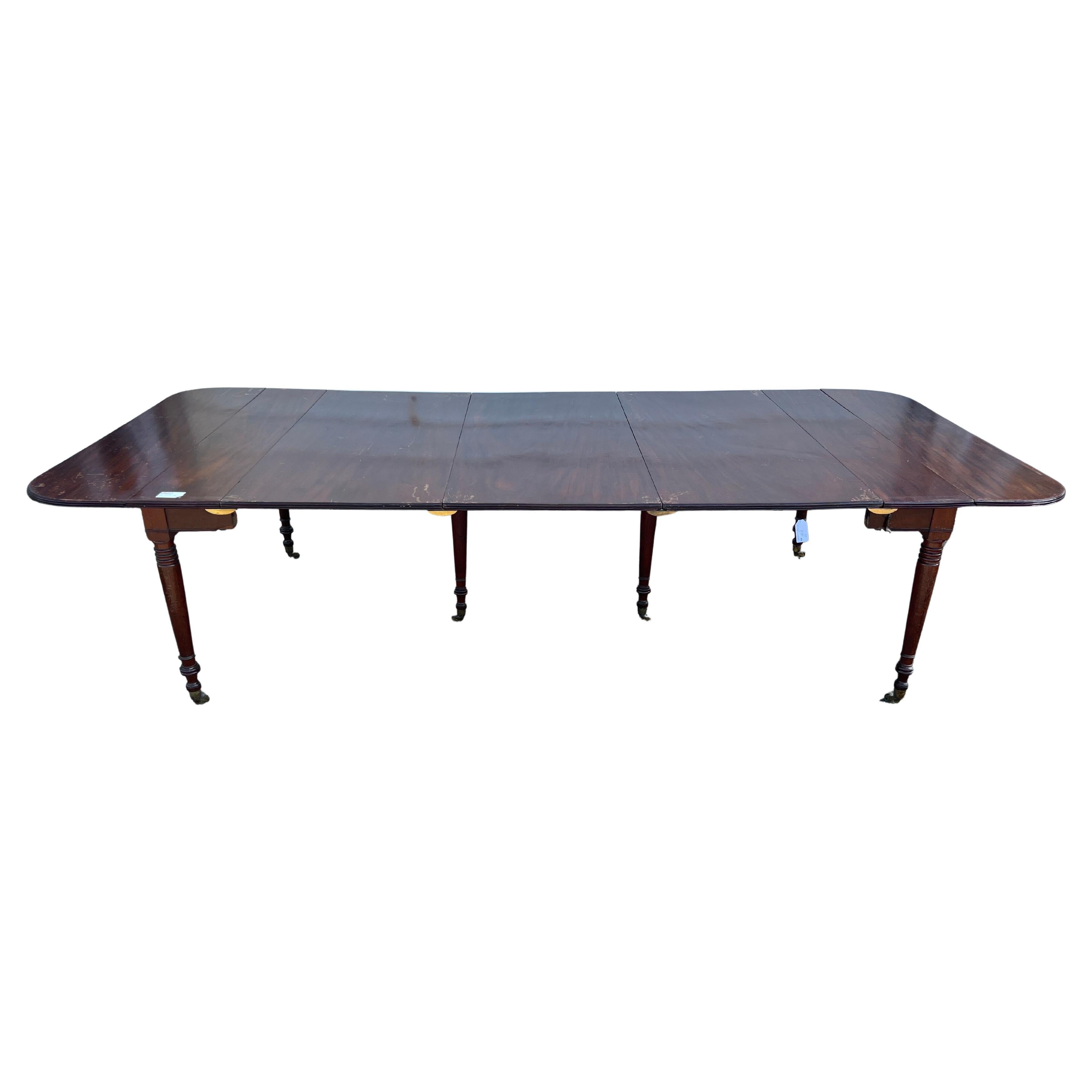 Table de salle à manger en acajou du Directoire français de la fin du XVIIIe siècle et du début du XIXe siècle en vente
