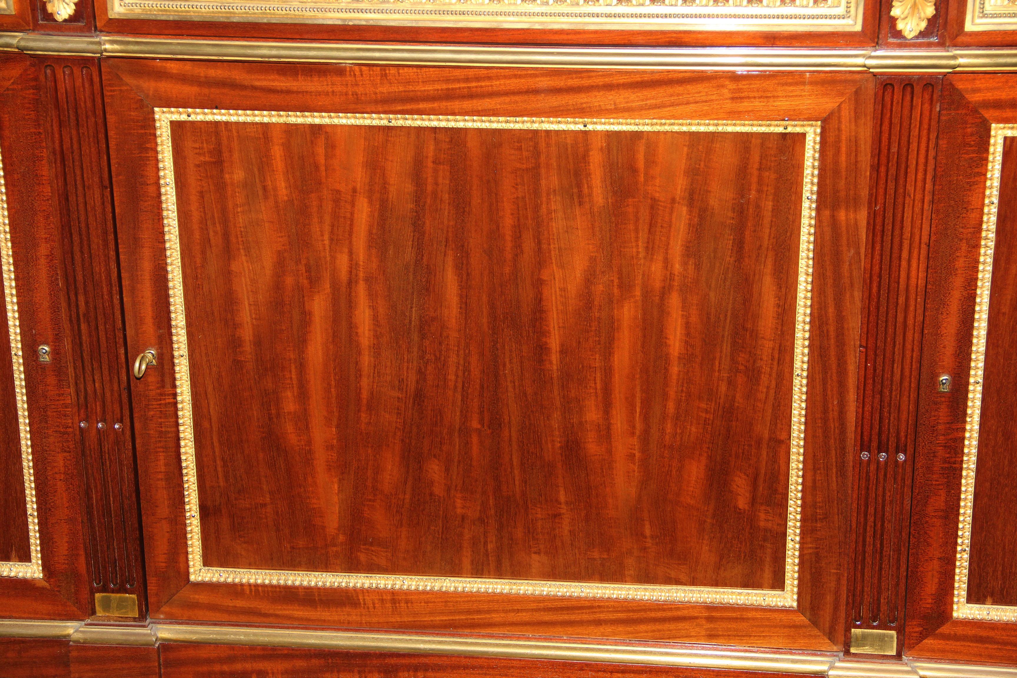 Belle Époque Raffinato buffet/server in bronzo dorato della fine del XIX secolo di François Linke in vendita