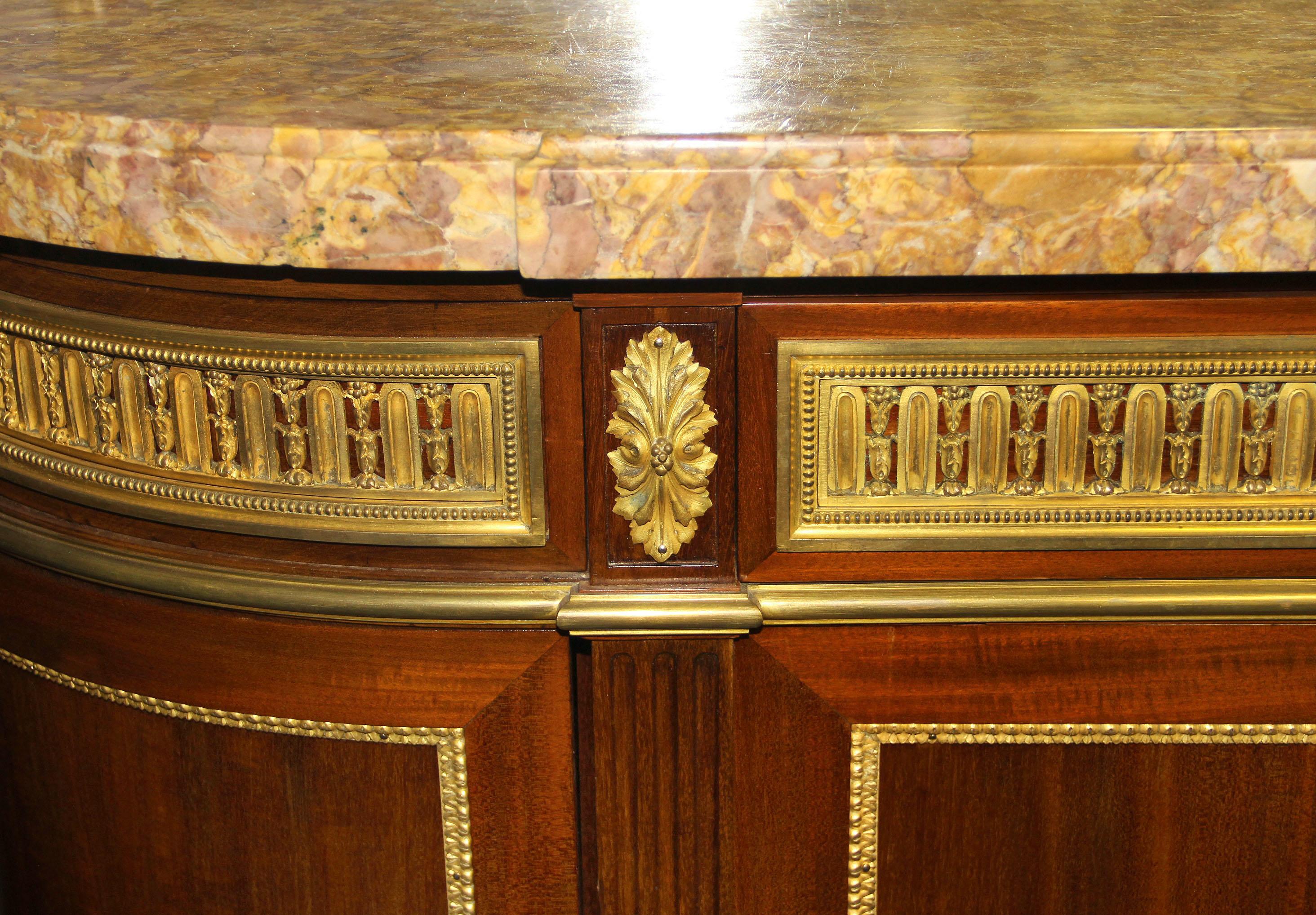 Francese Raffinato buffet/server in bronzo dorato della fine del XIX secolo di François Linke in vendita