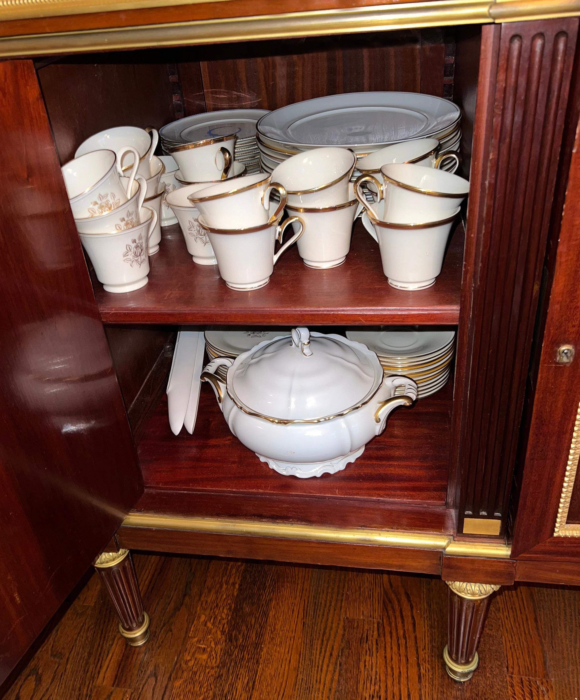 Raffinato buffet/server in bronzo dorato della fine del XIX secolo di François Linke in vendita 2