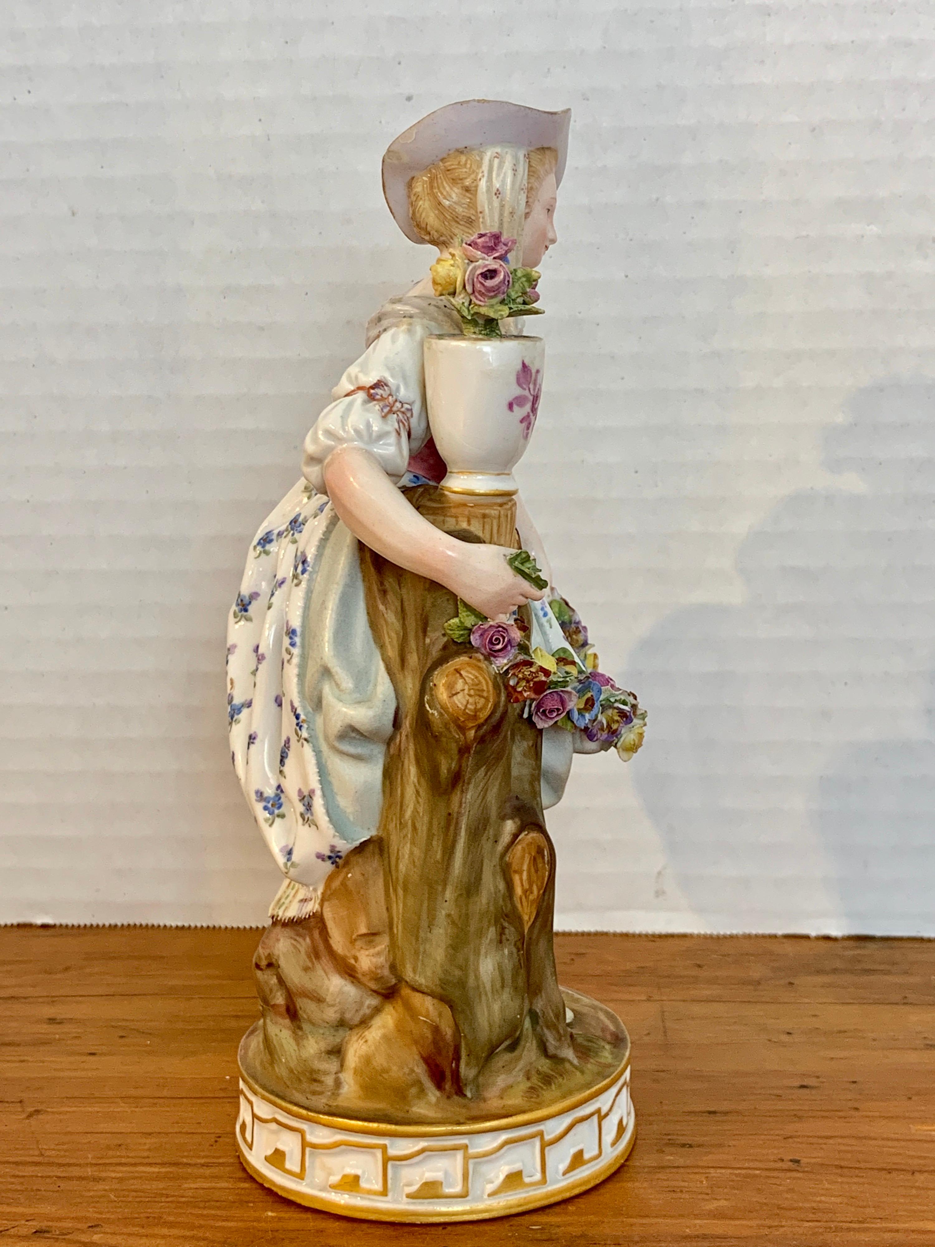 Fine Late 19th Century Meissen Figurine of a Lady Gardener In Good Condition In West Palm Beach, FL