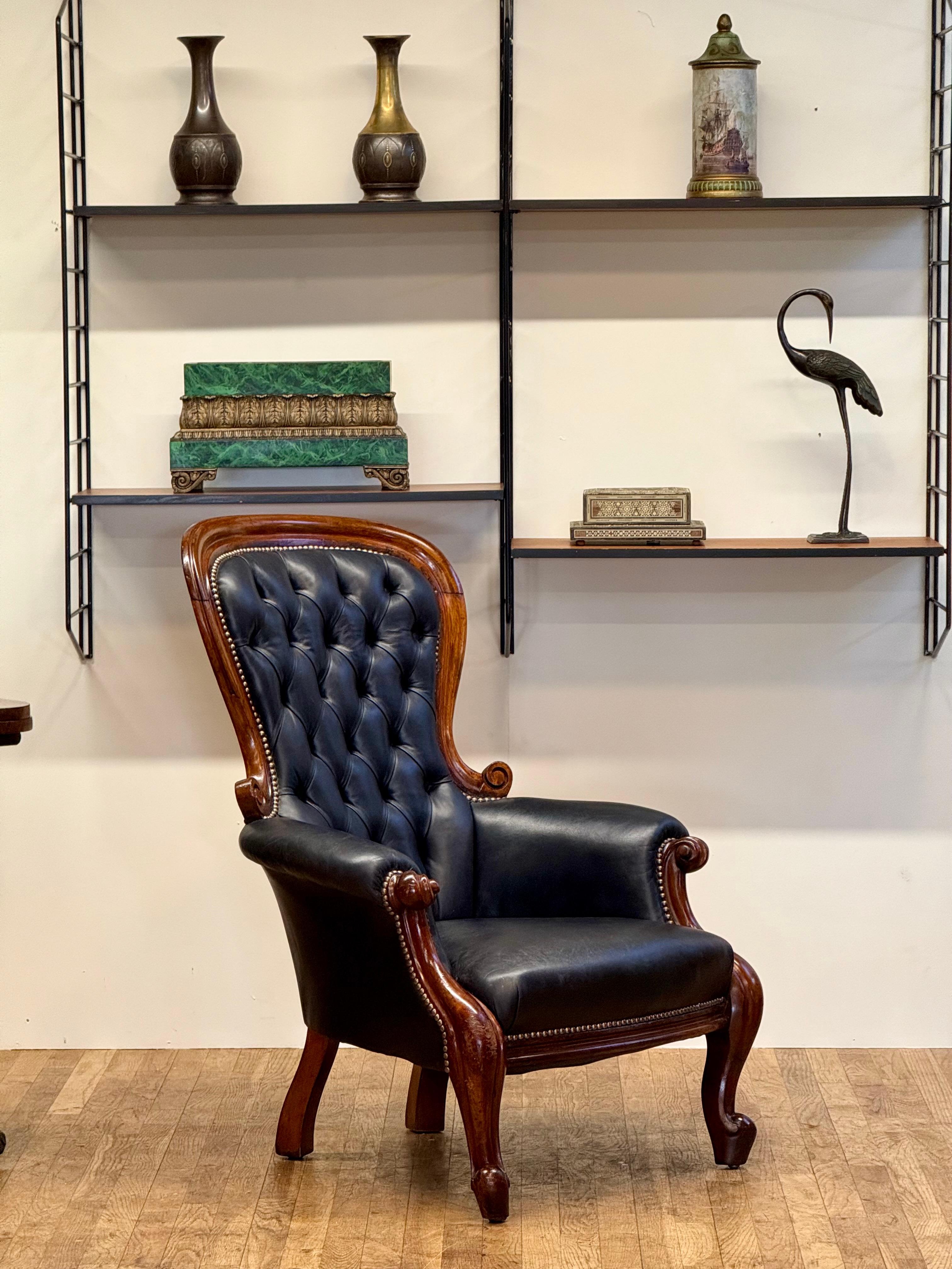 Fine Late 19th Century Victorian Show Framed Black Leather Gentleman's Armchair For Sale 8