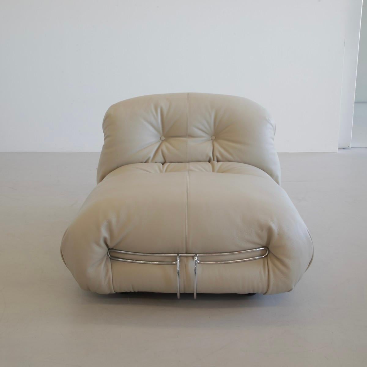 italien Cuir fin SORIANA Chaiselongue von Tobia & Tobia Scarpa en vente